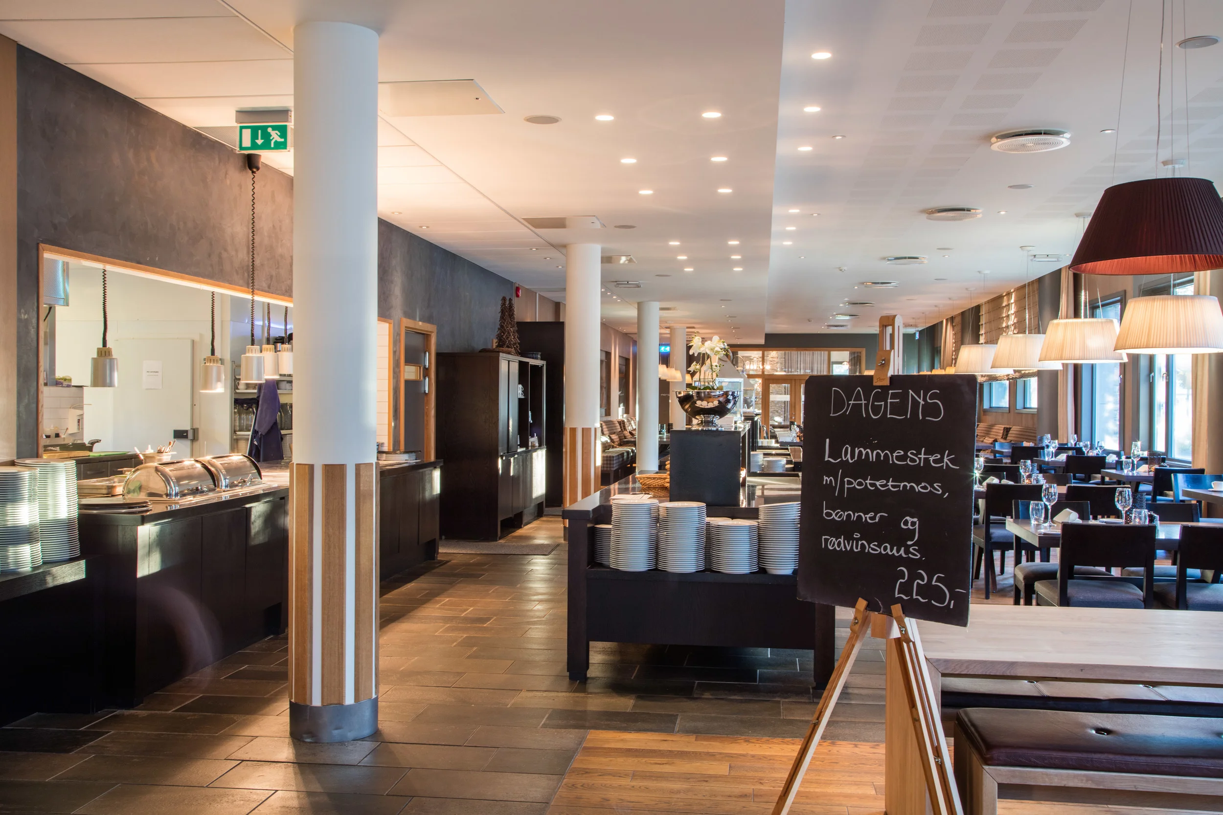 Skifer Hotel er et moderne hotell i Oppdal. Hotellet vårt har en imøtekommende og vennlig atmosfære bare 5 minutter fra skibakkene ved Oppdal Ski resort.