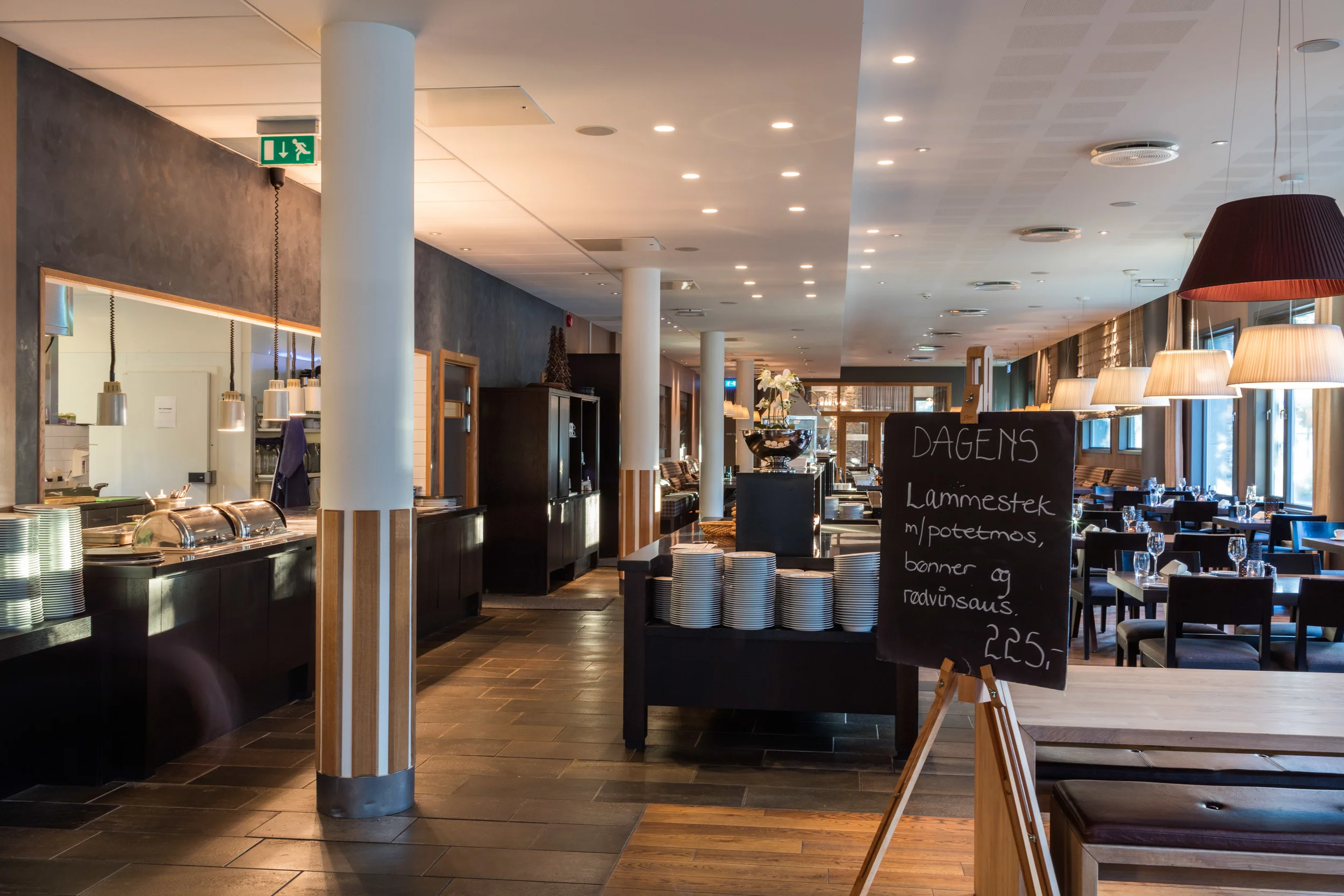 Skifer Hotel er et moderne hotell i Oppdal. Hotellet vårt har en imøtekommende og vennlig atmosfære bare 5 minutter fra skibakkene ved Oppdal Ski resort.