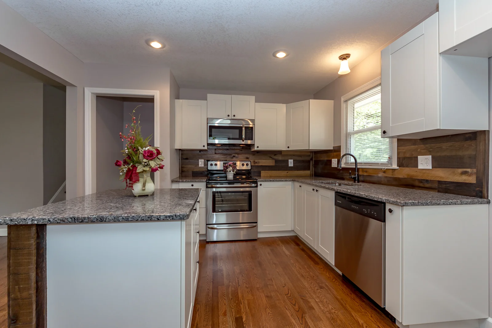 13629 Winchester Ave - Web-112.JPG