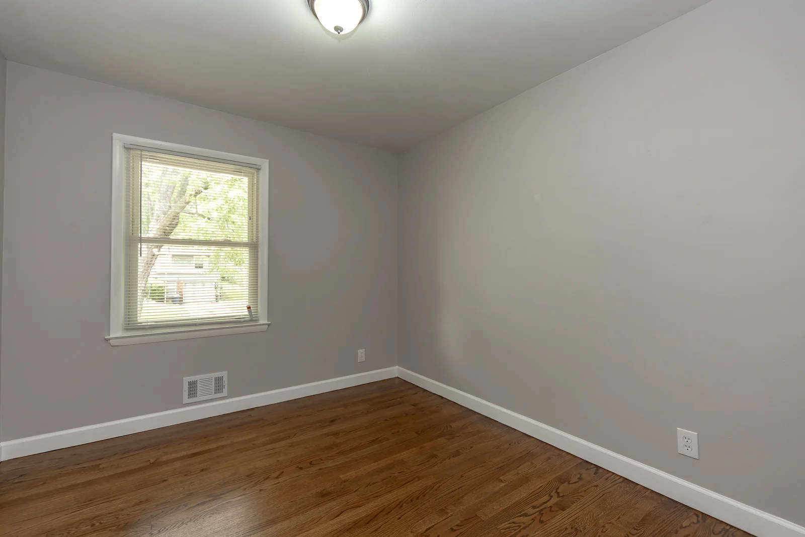 13629 Winchester Ave - Web-115.JPG