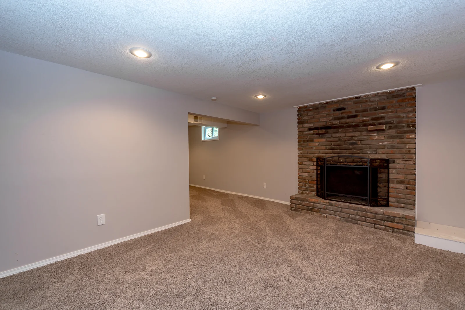 13629 Winchester Ave - Web-129.JPG
