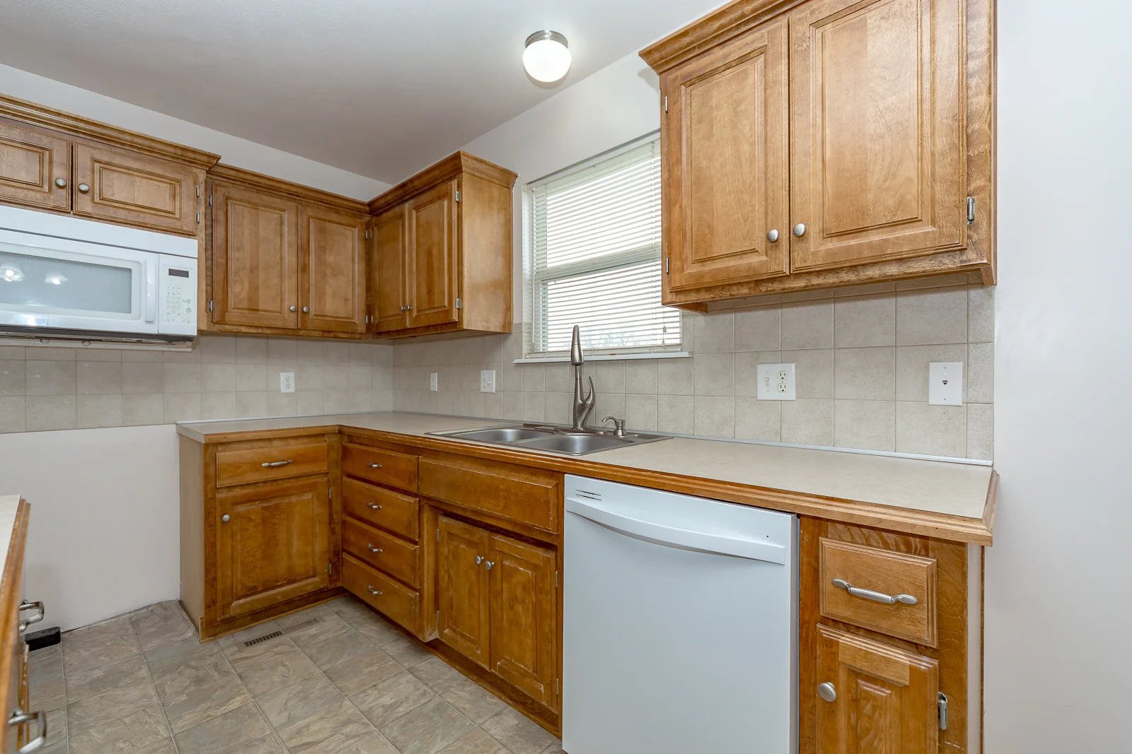 504 Fall Creek Dr - Web-113.JPG