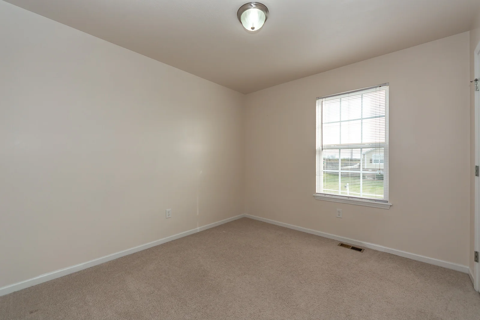 504 Fall Creek Dr - Web-118.JPG