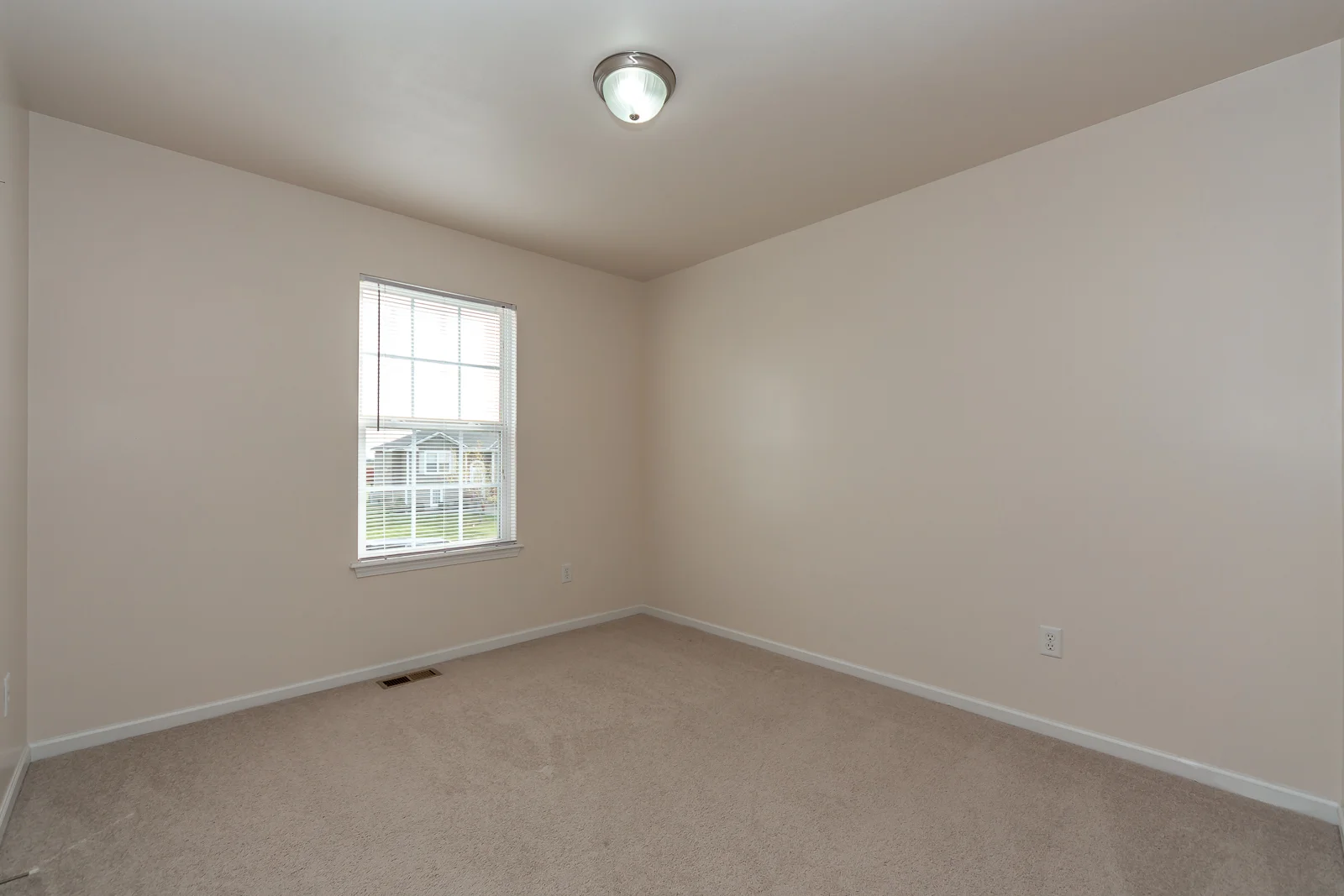 504 Fall Creek Dr - Web-120.JPG