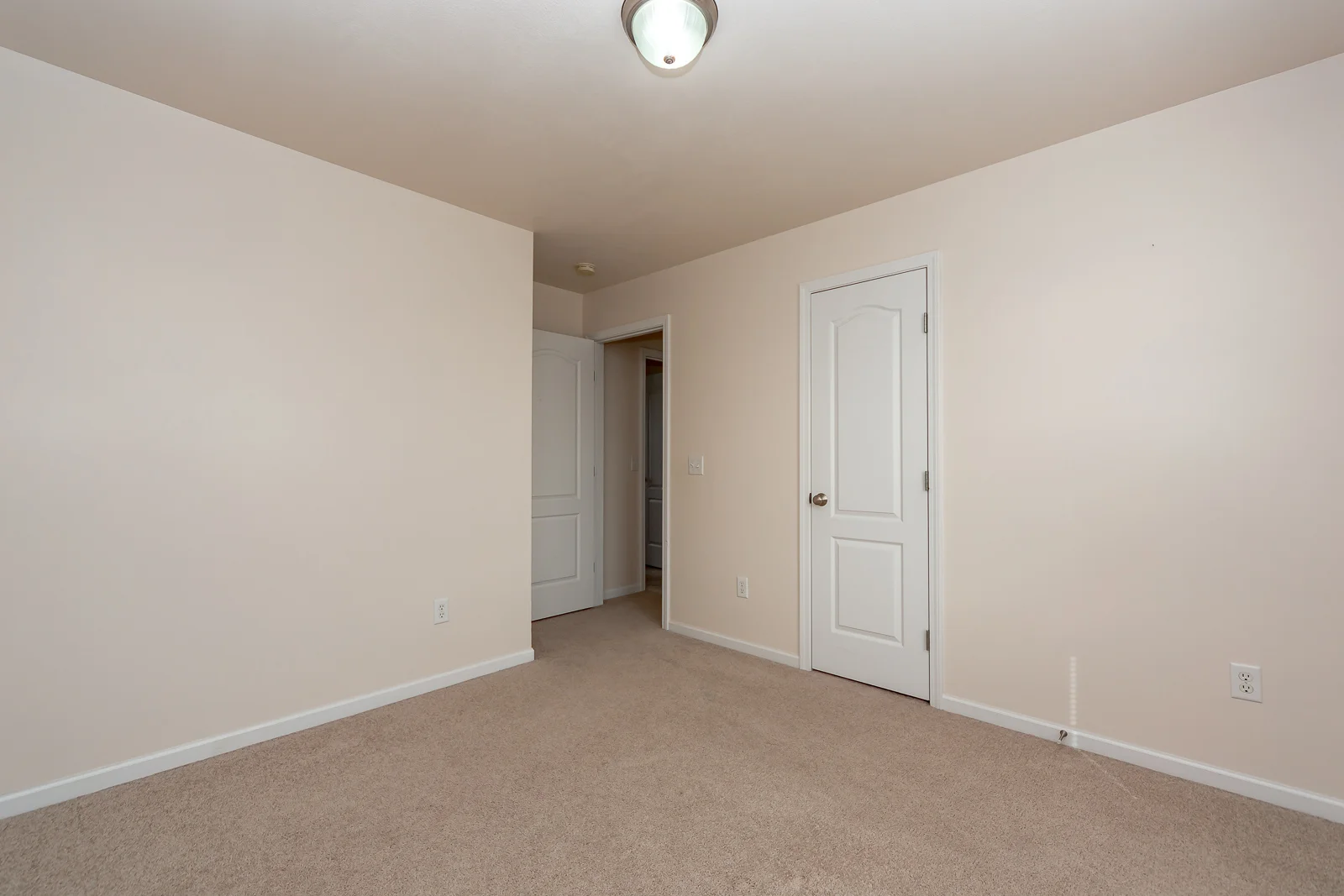 504 Fall Creek Dr - Web-121.JPG