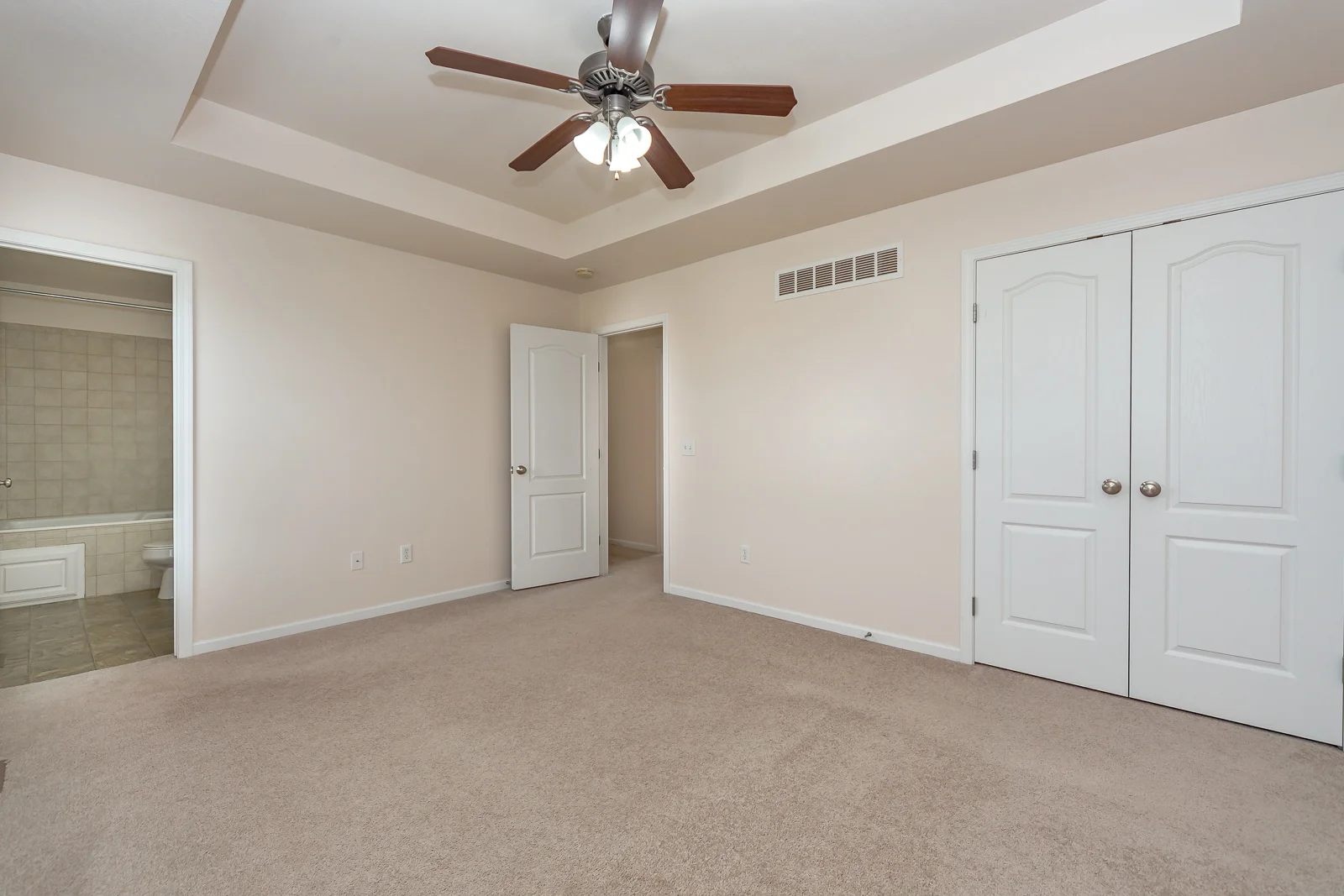 504 Fall Creek Dr - Web-124.JPG