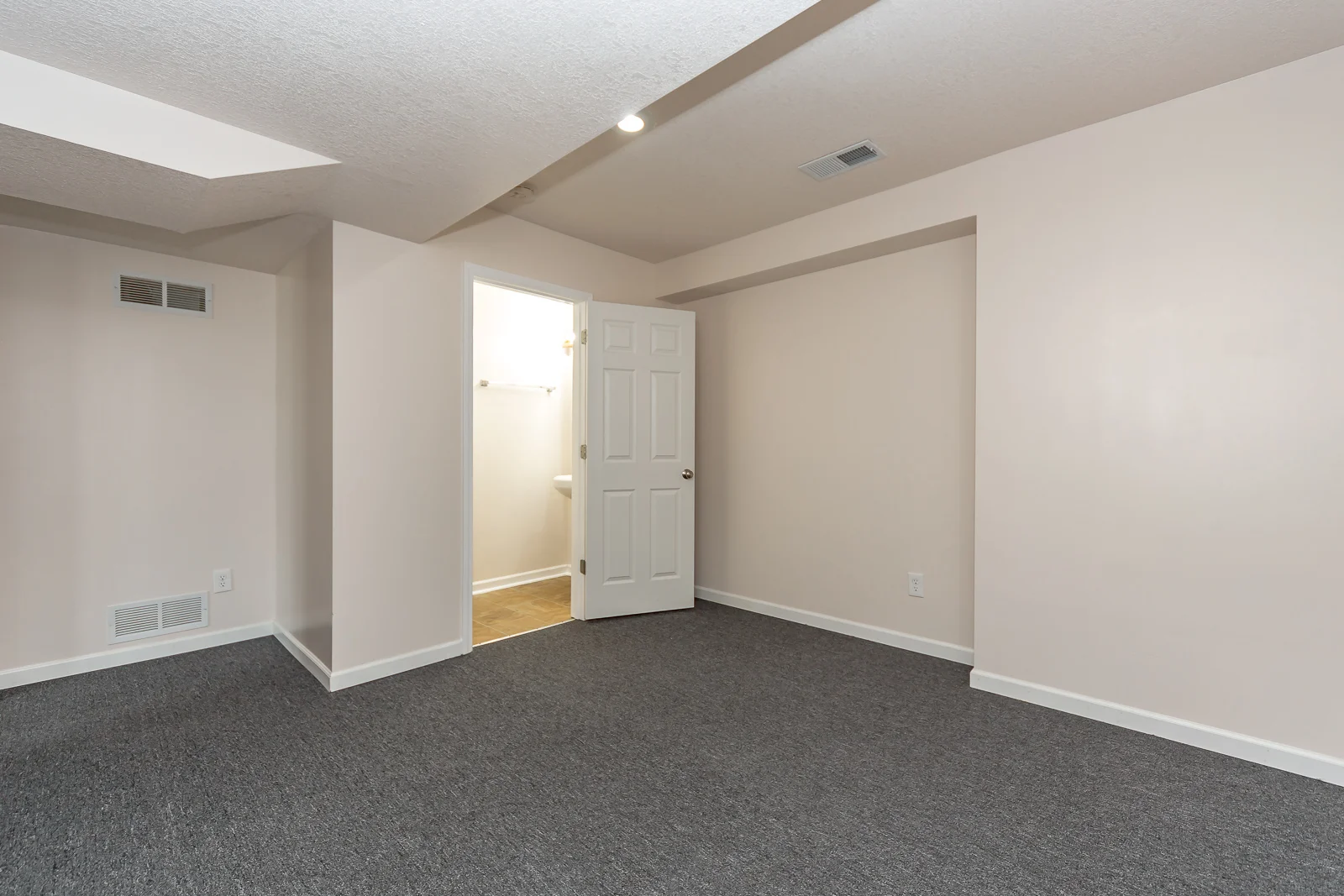 504 Fall Creek Dr - Web-131.JPG