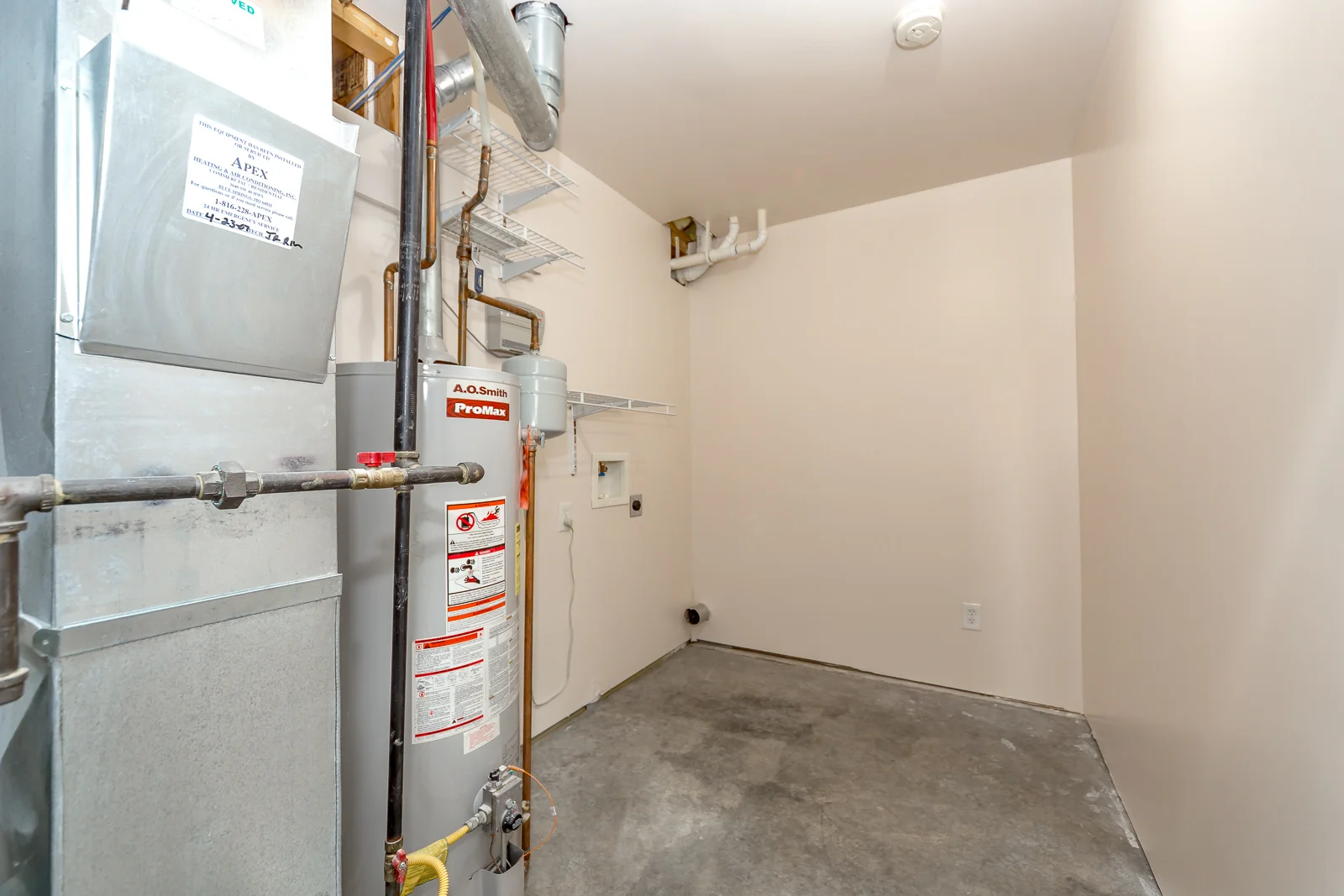 504 Fall Creek Dr - Web-132.JPG