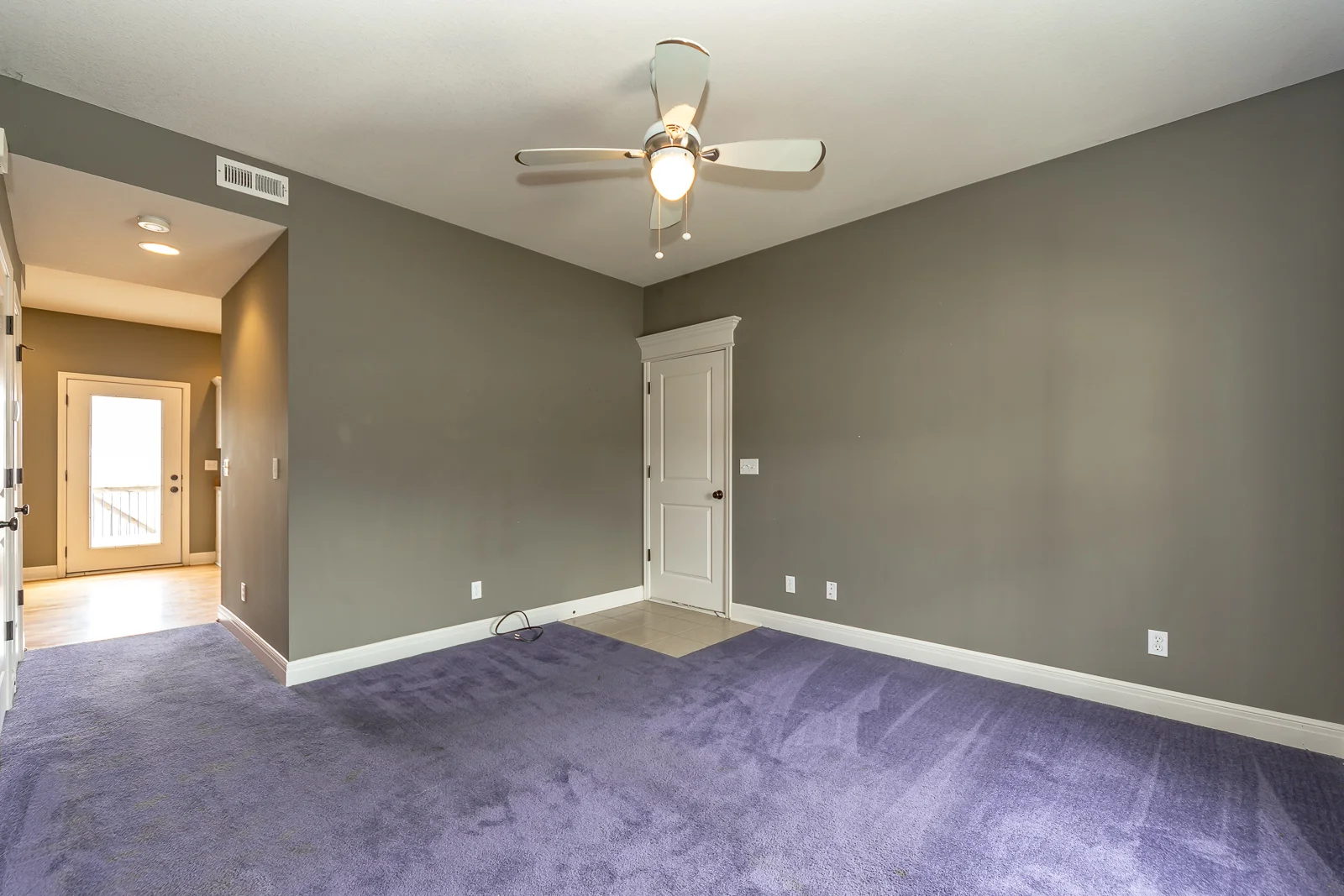 633 E Spring St - Web-103.JPG