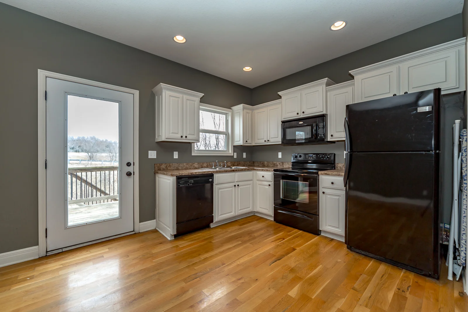 633 E Spring St - Web-109.JPG