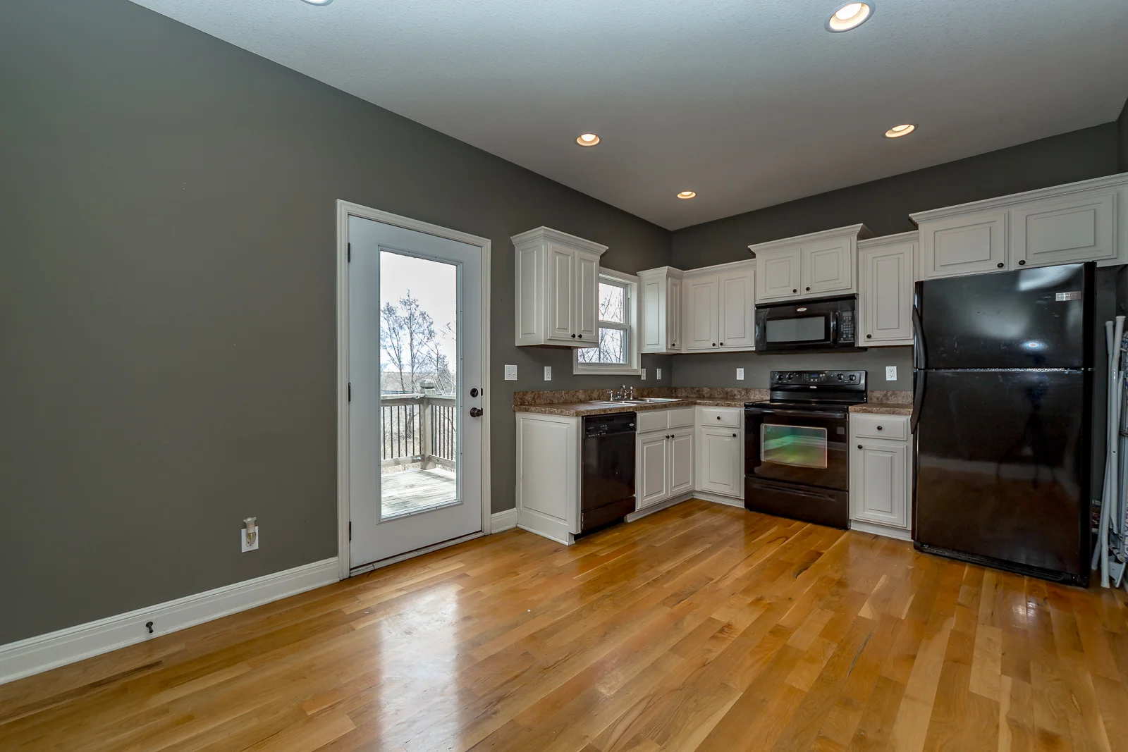 633 E Spring St - Web-111.JPG