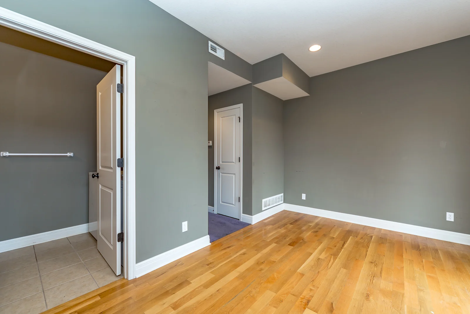 633 E Spring St - Web-112.JPG