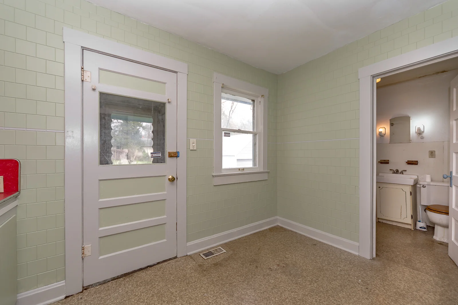 5032 Lathrop - WebRO-110.jpg