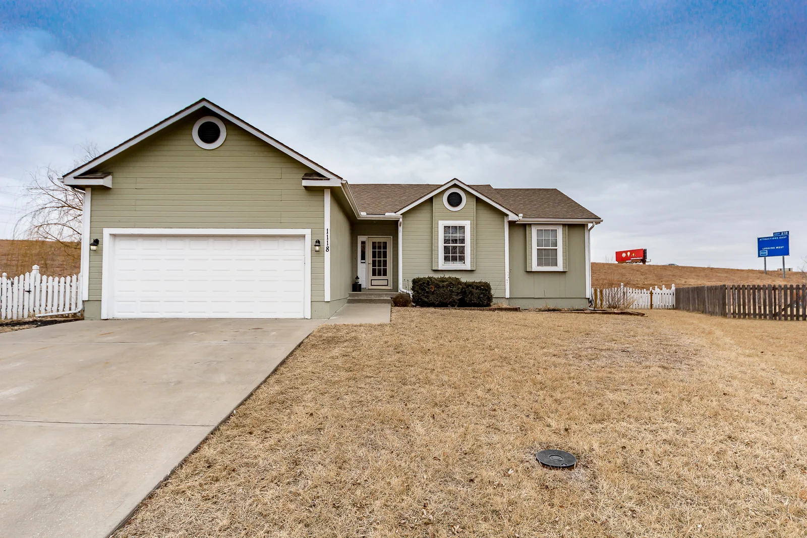 1118 S Frontier Dr - Web-101.jpg