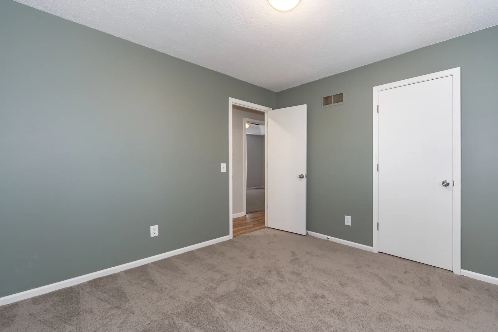 21550 W 220th St - Web-122.jpg