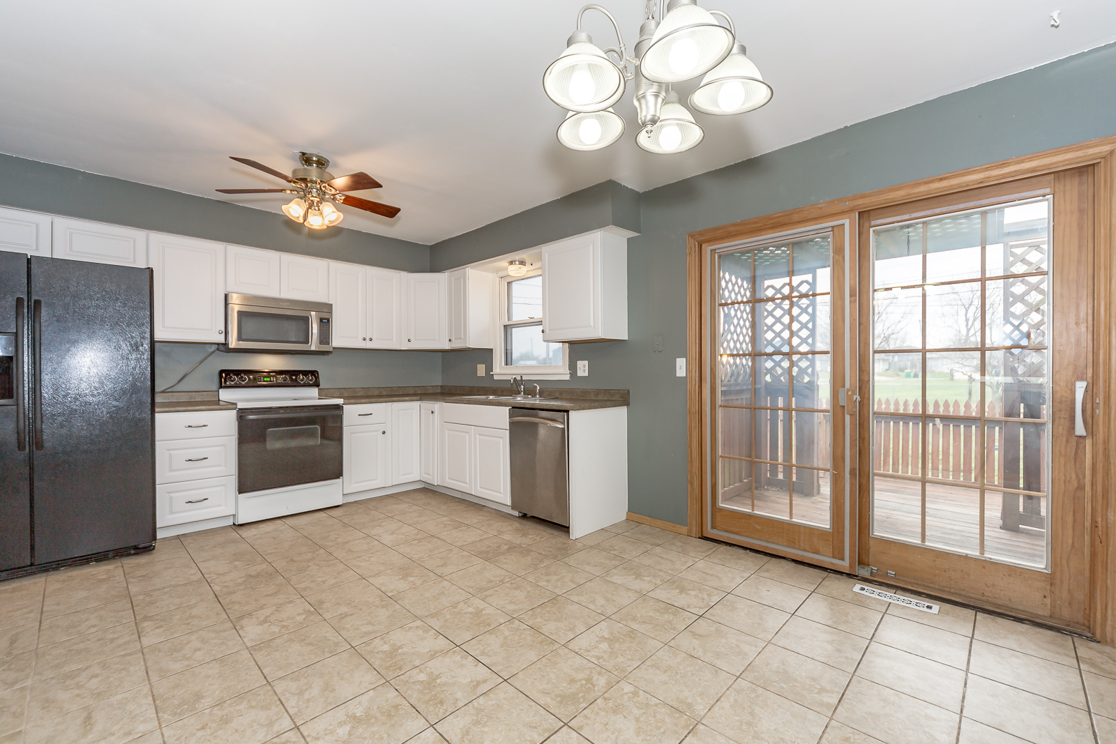 1114 W 3rd St - Web-9.jpg