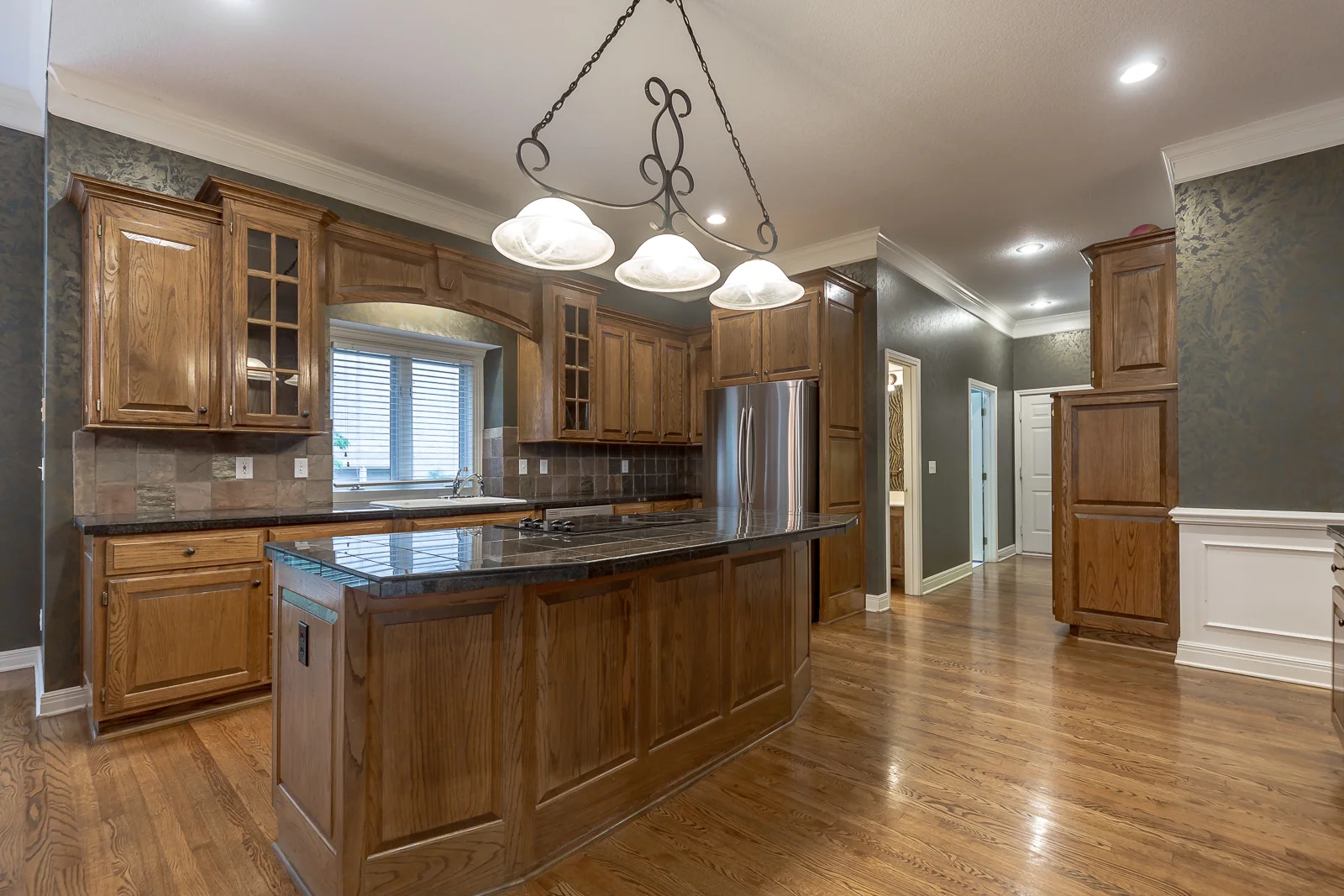 6520 W 106th St - Web-125.JPG