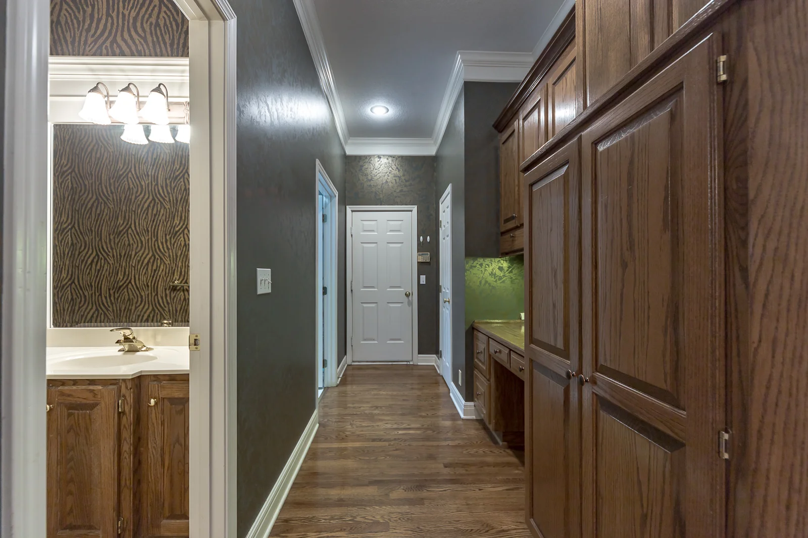 6520 W 106th St - Web-129.JPG