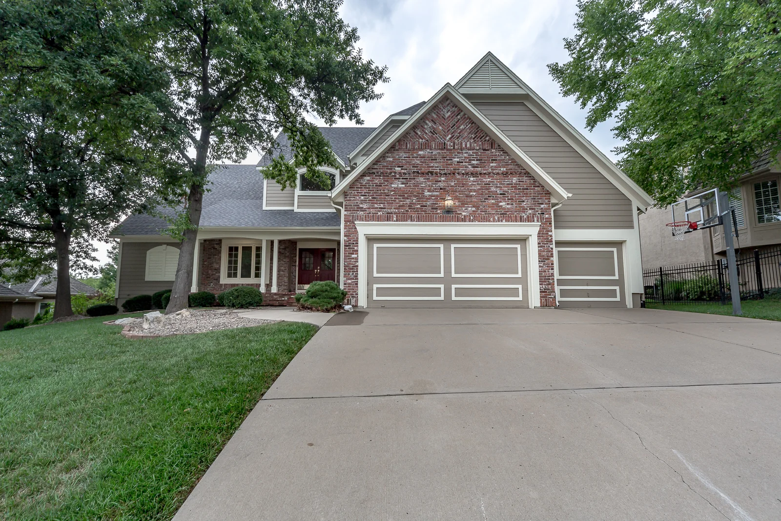 6520 W 106th St - Web-101.JPG