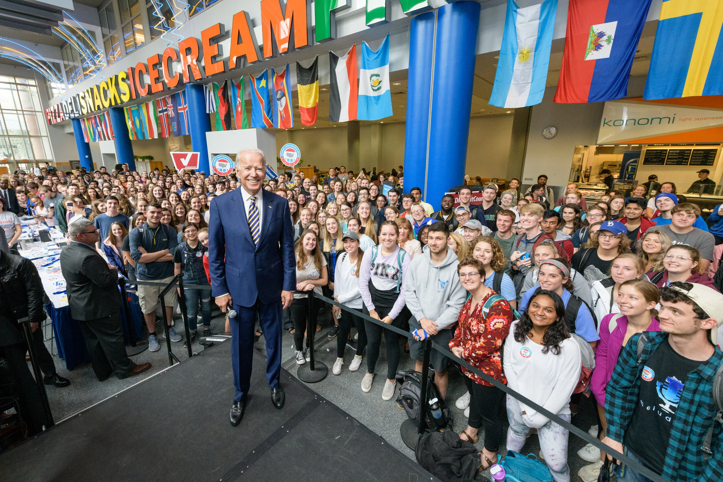 UDNVRDJoeBidenWithStudents.jpg