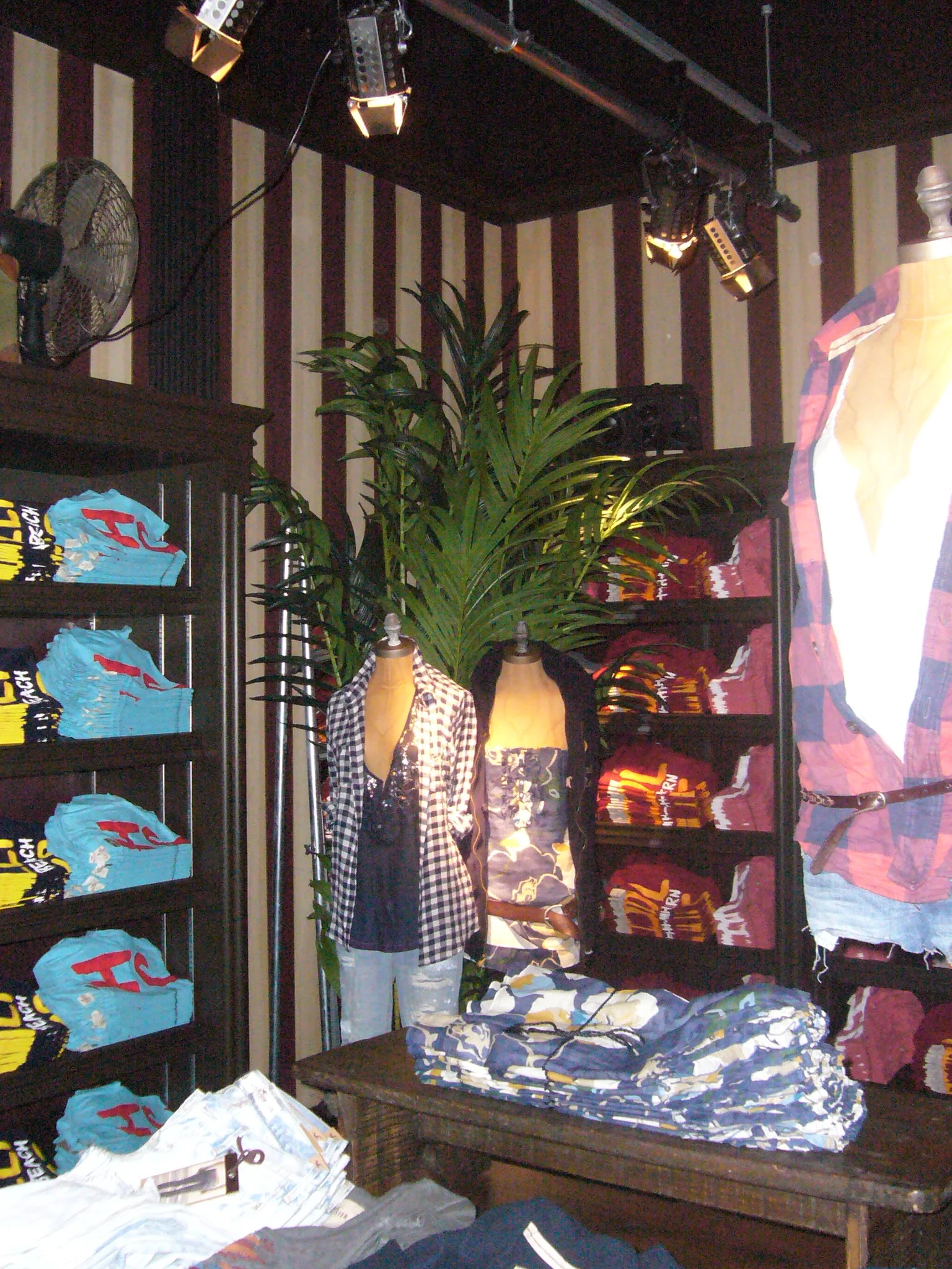 SOHO Flagship - New York City - hand painted wallpaper
