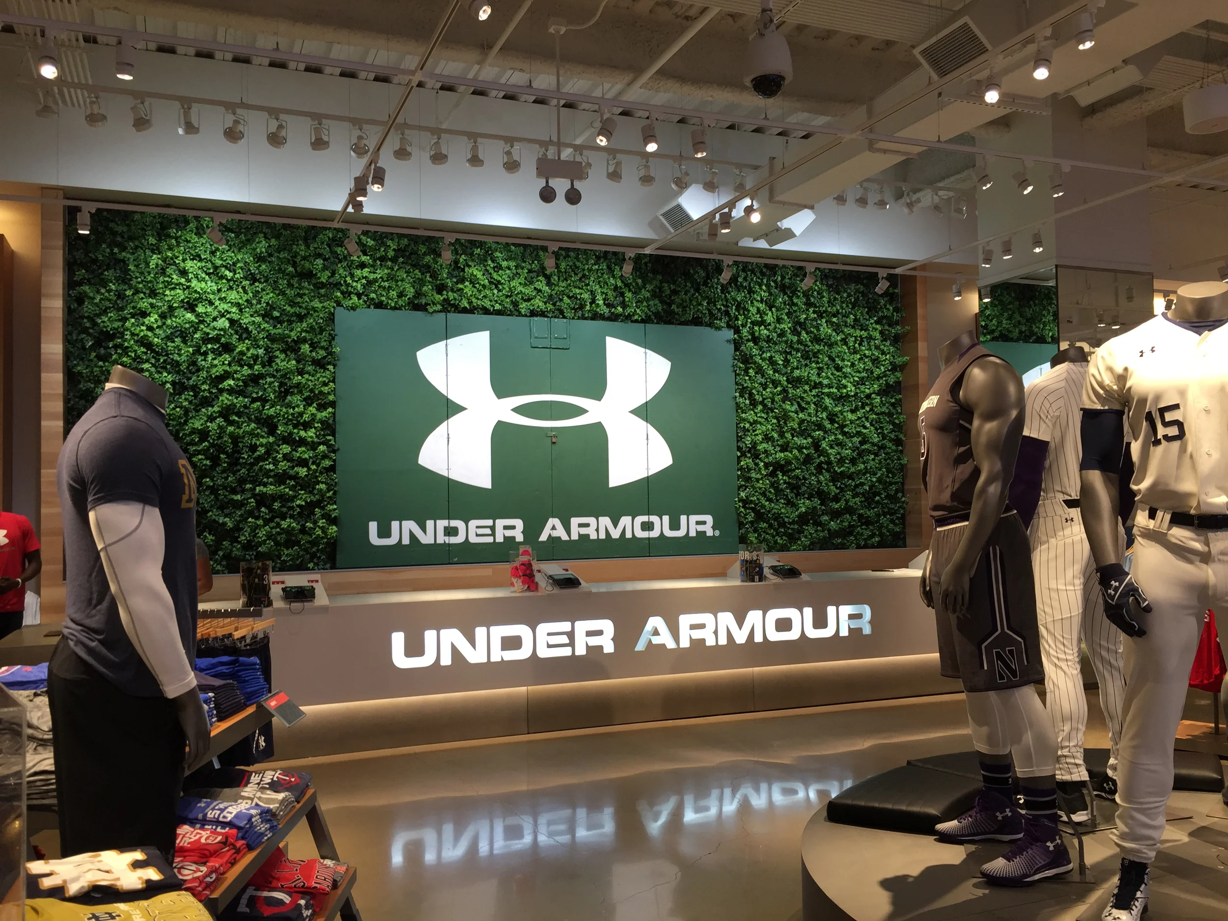 Chicago, IL - dimensional cashwrap graphic - 2015