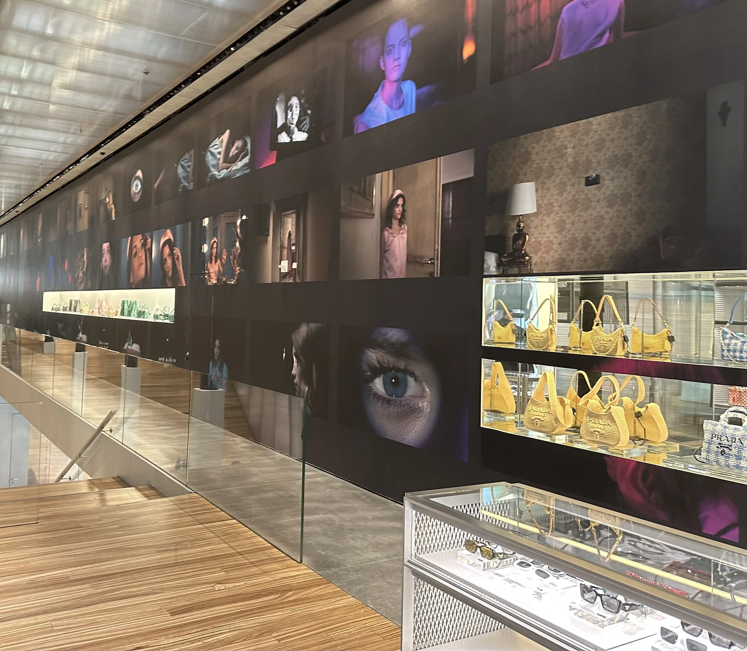 2023 - Printed Wallpaper - 03