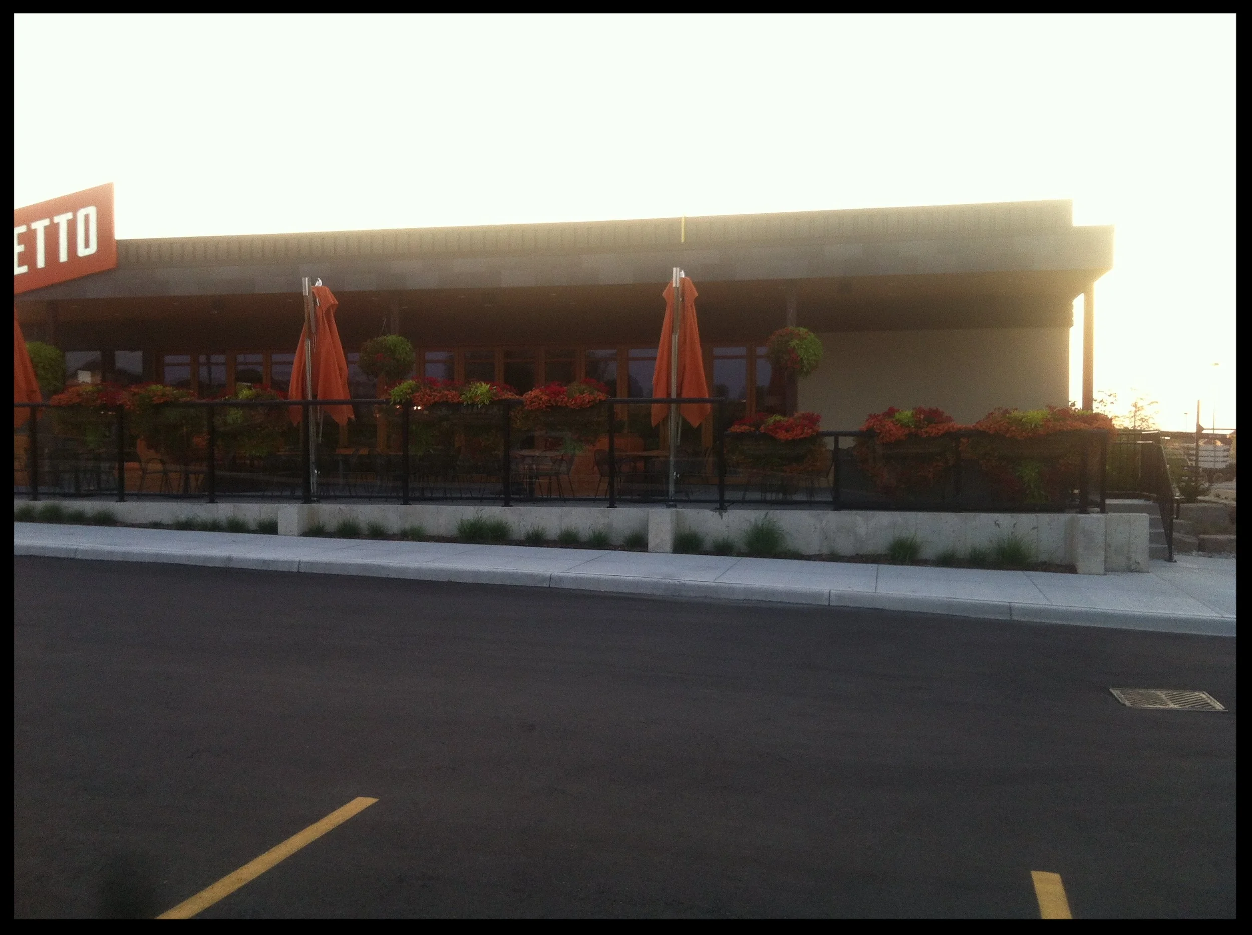 ARS Railing System Resturant Patio.jpg