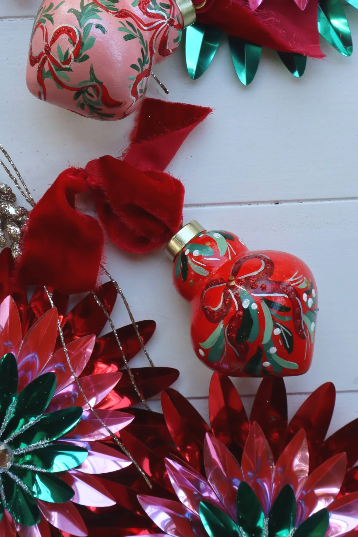 Bright Red w/ Red Bow & Holly