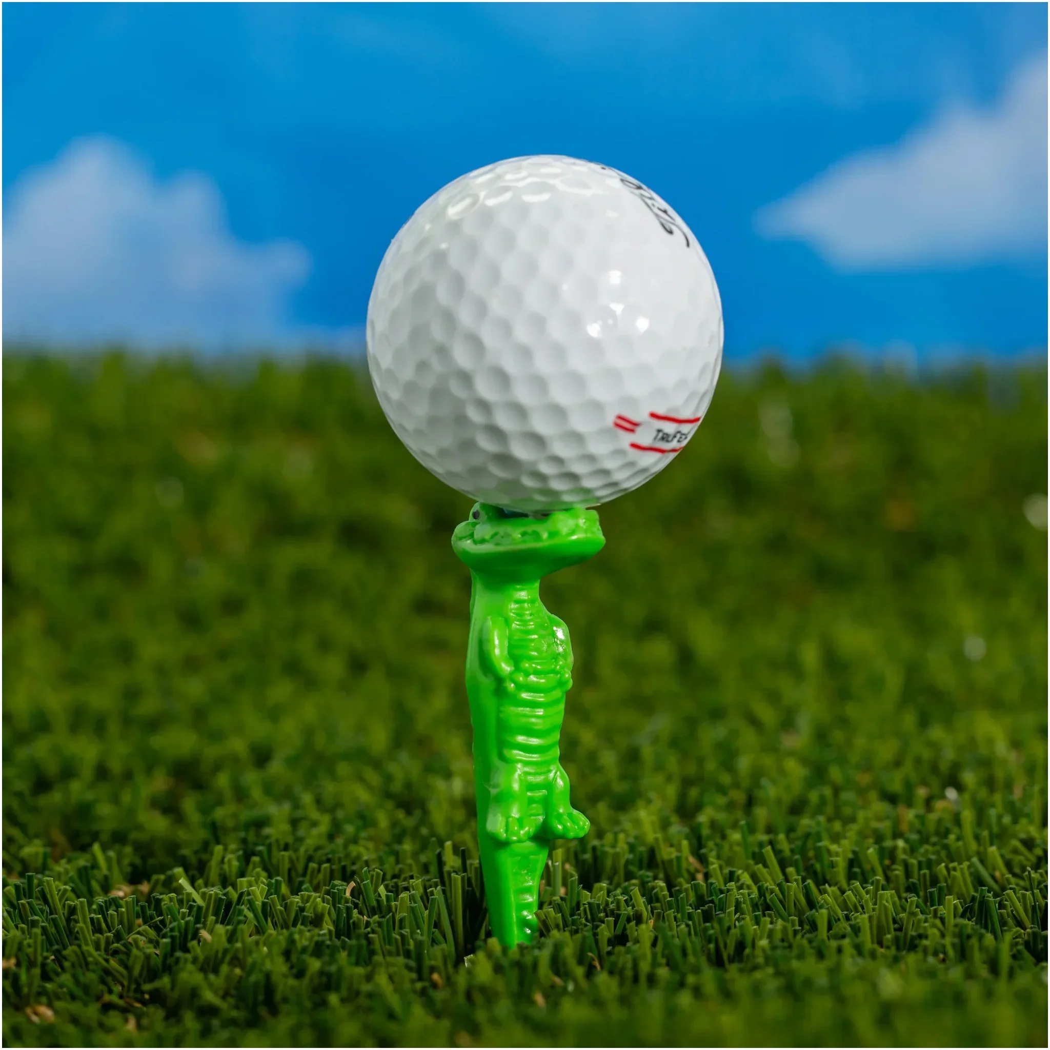 gator-the-caddie-golf-tee-being-used.webp