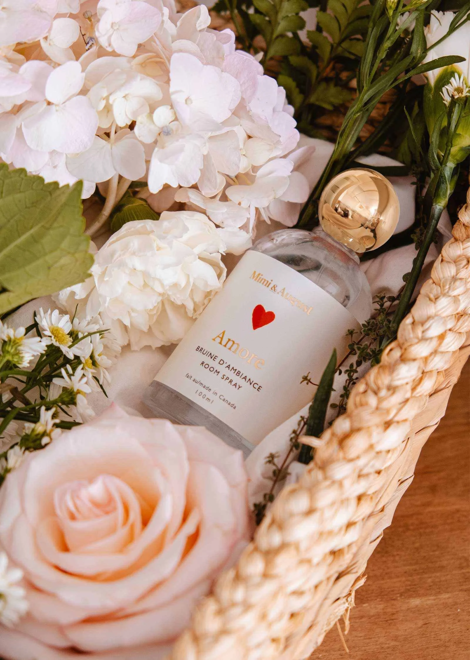 Room-spray-Amore-Mimi-and-August-2.jpg