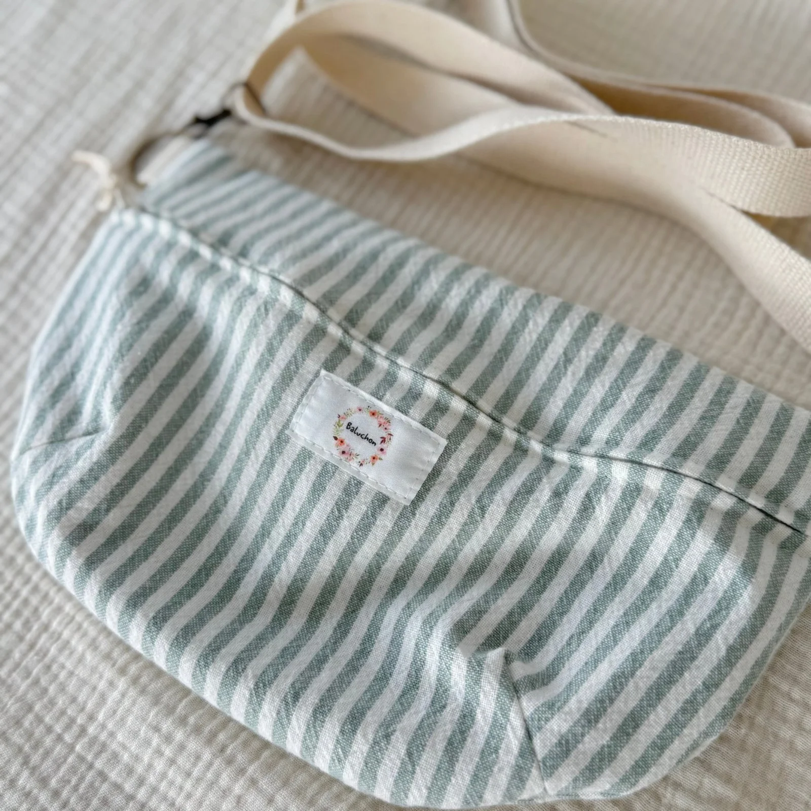 3000-t-1953-sac-banane-en-coton-raye-wwwbaluchonaccessoireca1.jpg