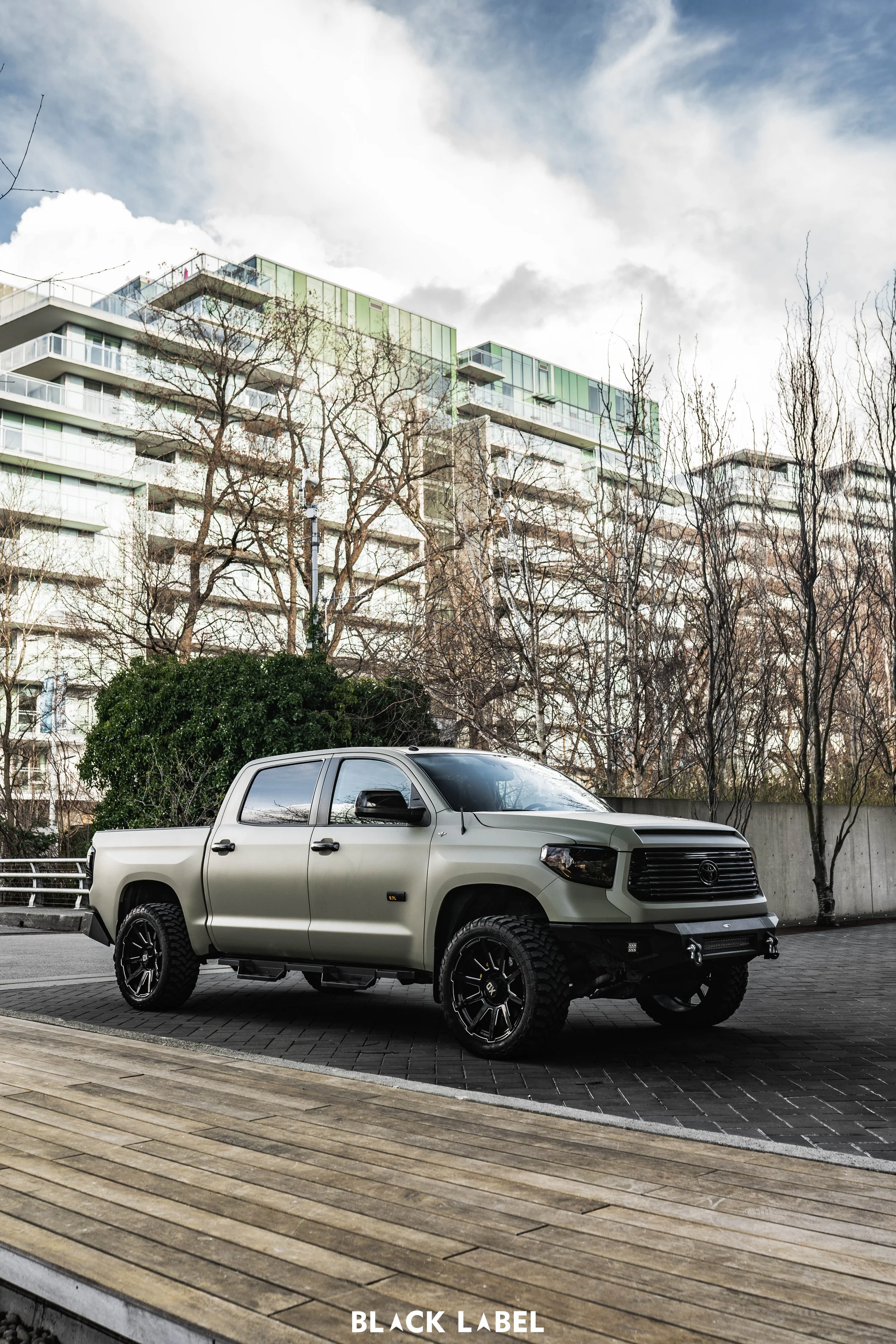 Toyota Tundra - Matte Khakki Green
