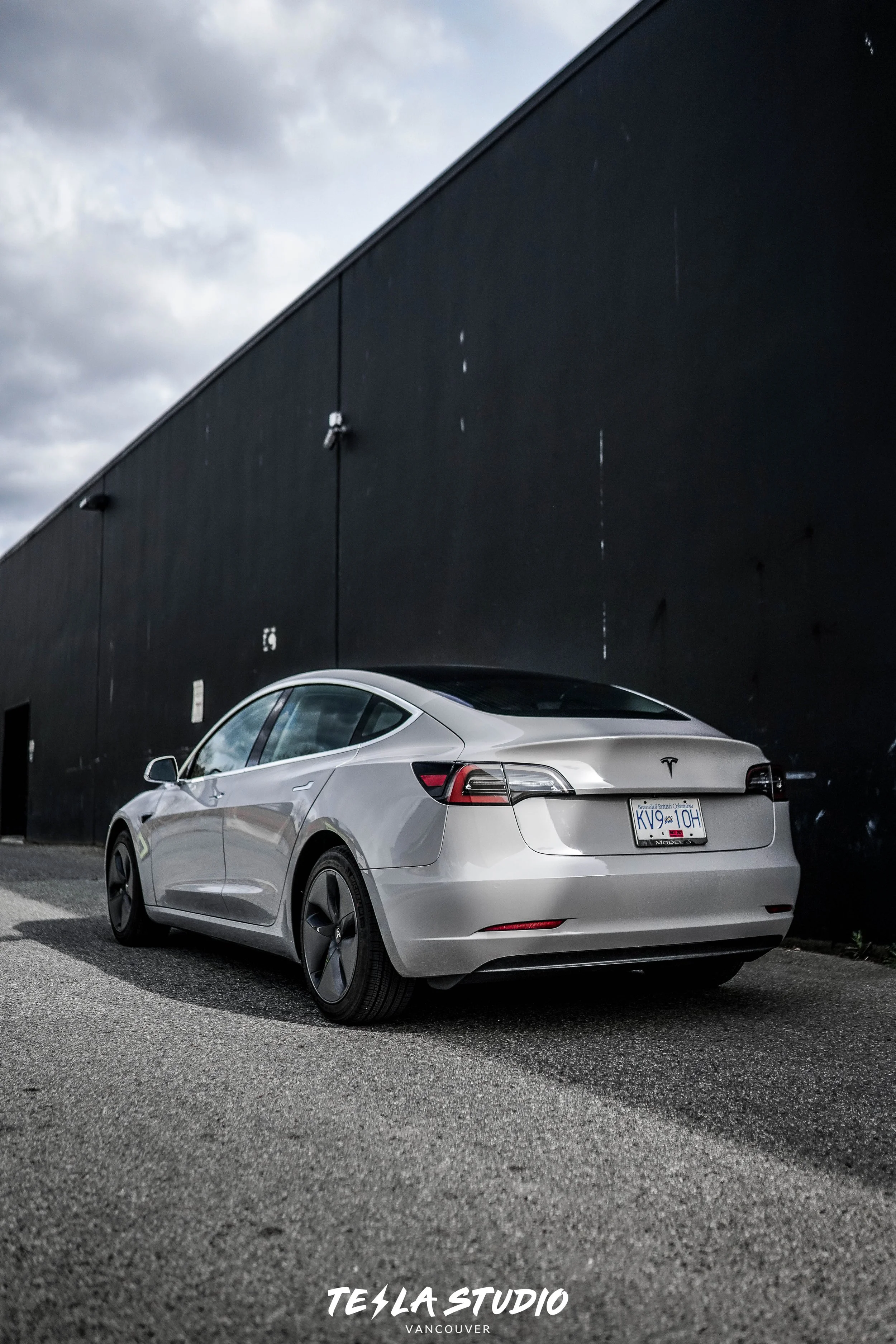Model 3 vinyl wrap in High Gloss Chalk grey