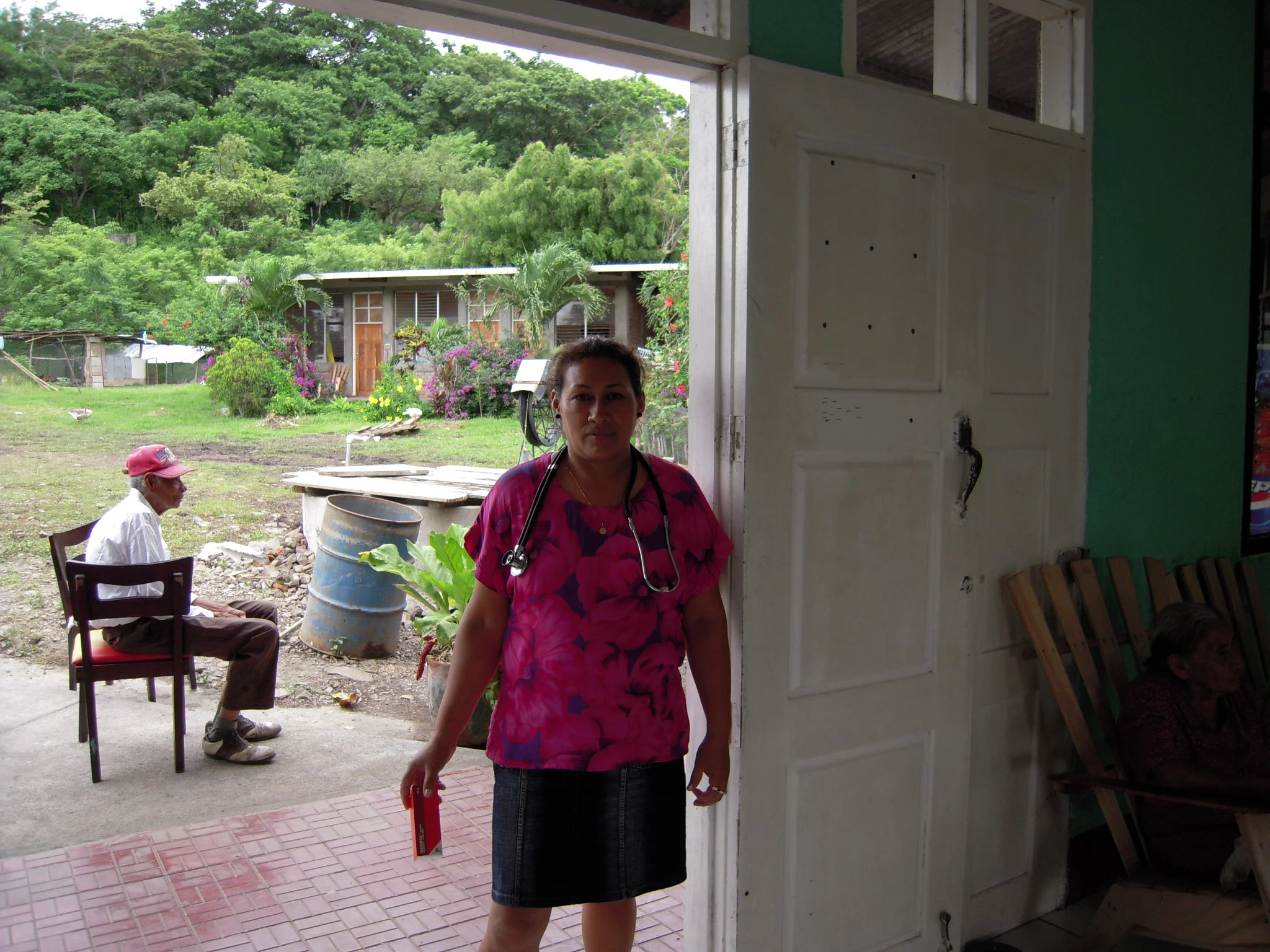 Medical worker in the hogar (home for older adults) in Boaco, Nicaragua.