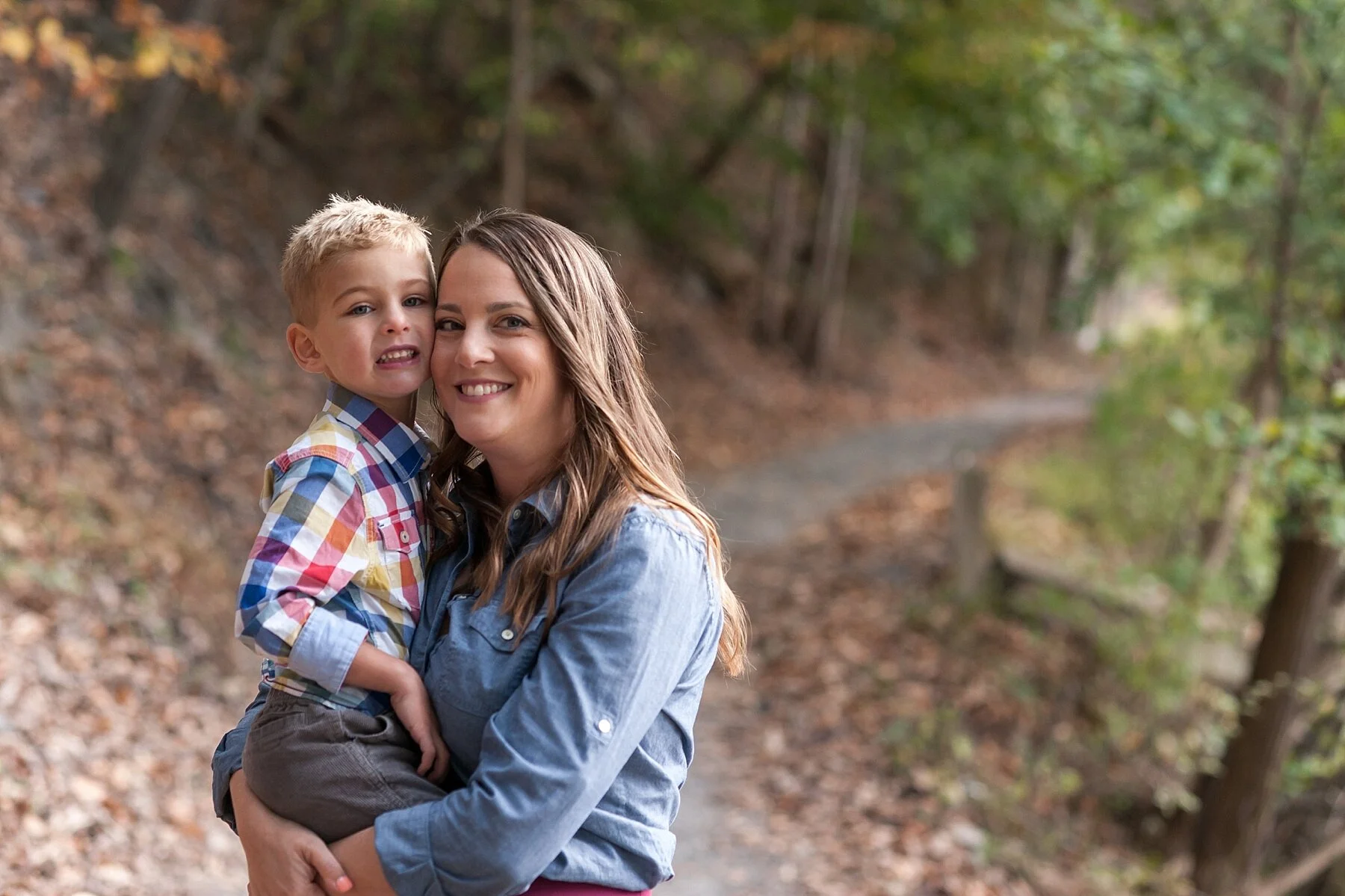 Wendy Zook Photography | Lake Linganore family photos, Frederick MD family photos, family photographer in Maryland, MD family photographer, family photos by the lake, Lake Linganore family photos, family photographer in MD, fall family photos lakeside