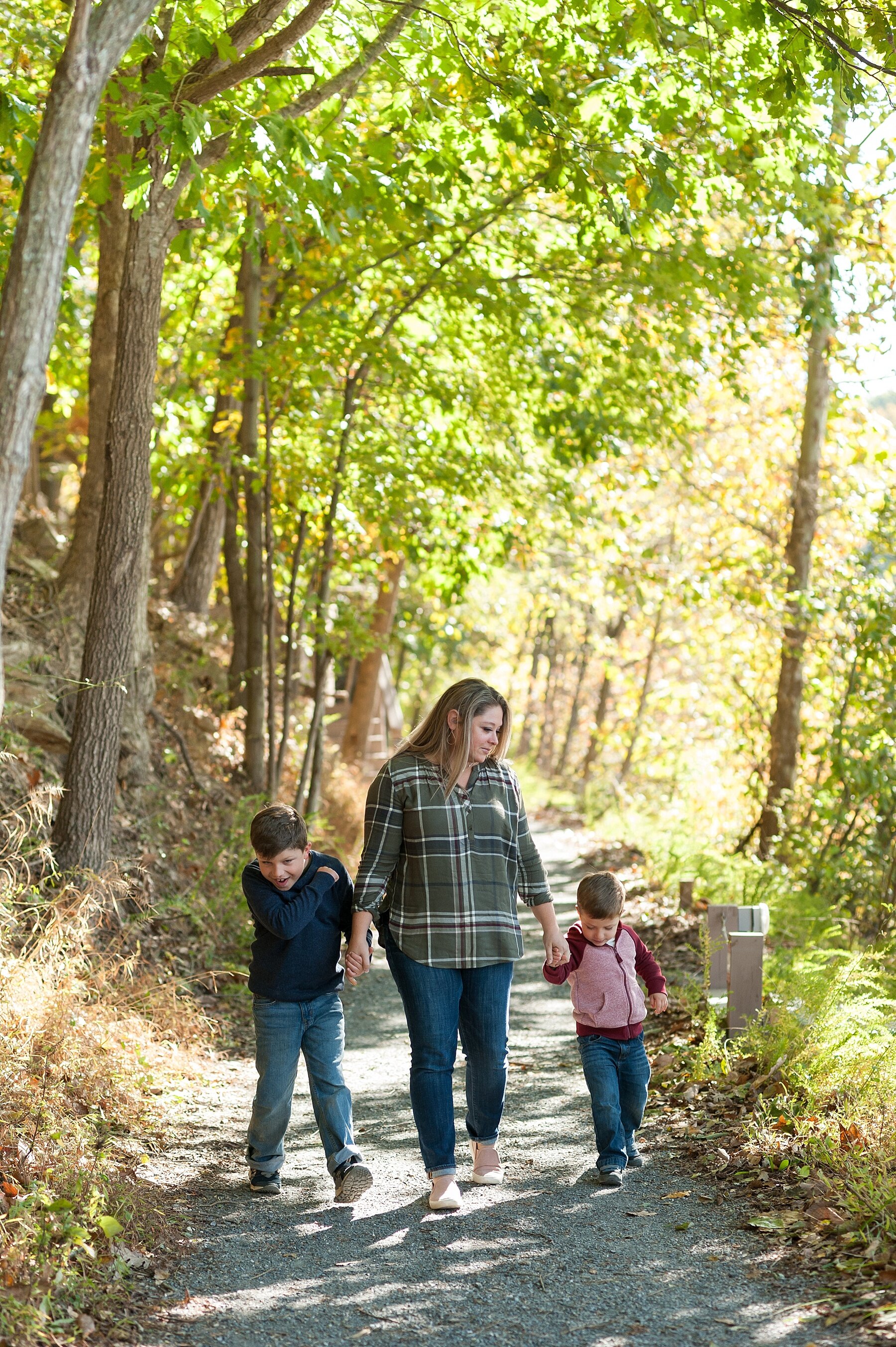 Wendy Zook Photography | Frederick MD Family photographer, family photos in the fall, Frederick family photos, Maryland family photographer, Maryland family photos, fall family portraits, Frederick Maryland family photos