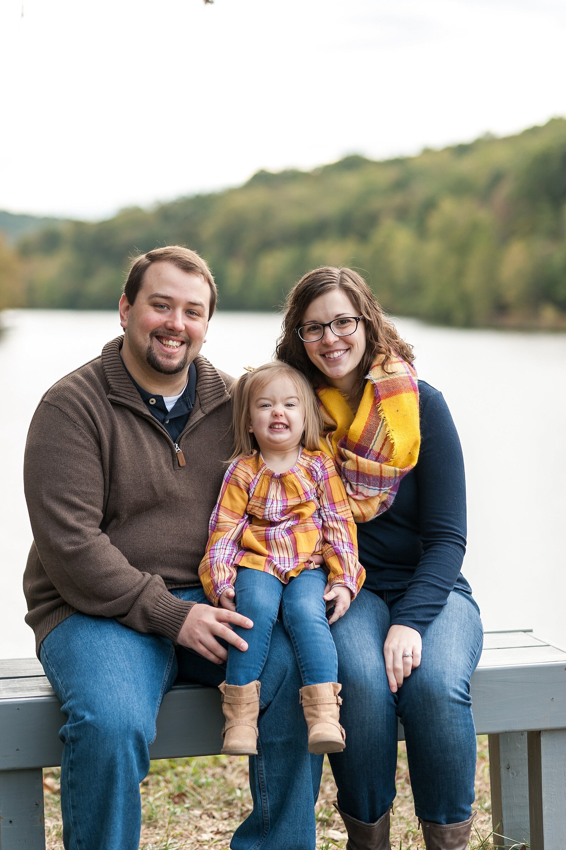 Wendy Zook Photography | Frederick MD family photographer, family photographer in Maryland, Maryland family photos, MD family photos, Lake Lingnore family photos, MD family photographer, Frederick family photographer, fall family photos, lakeside family photos