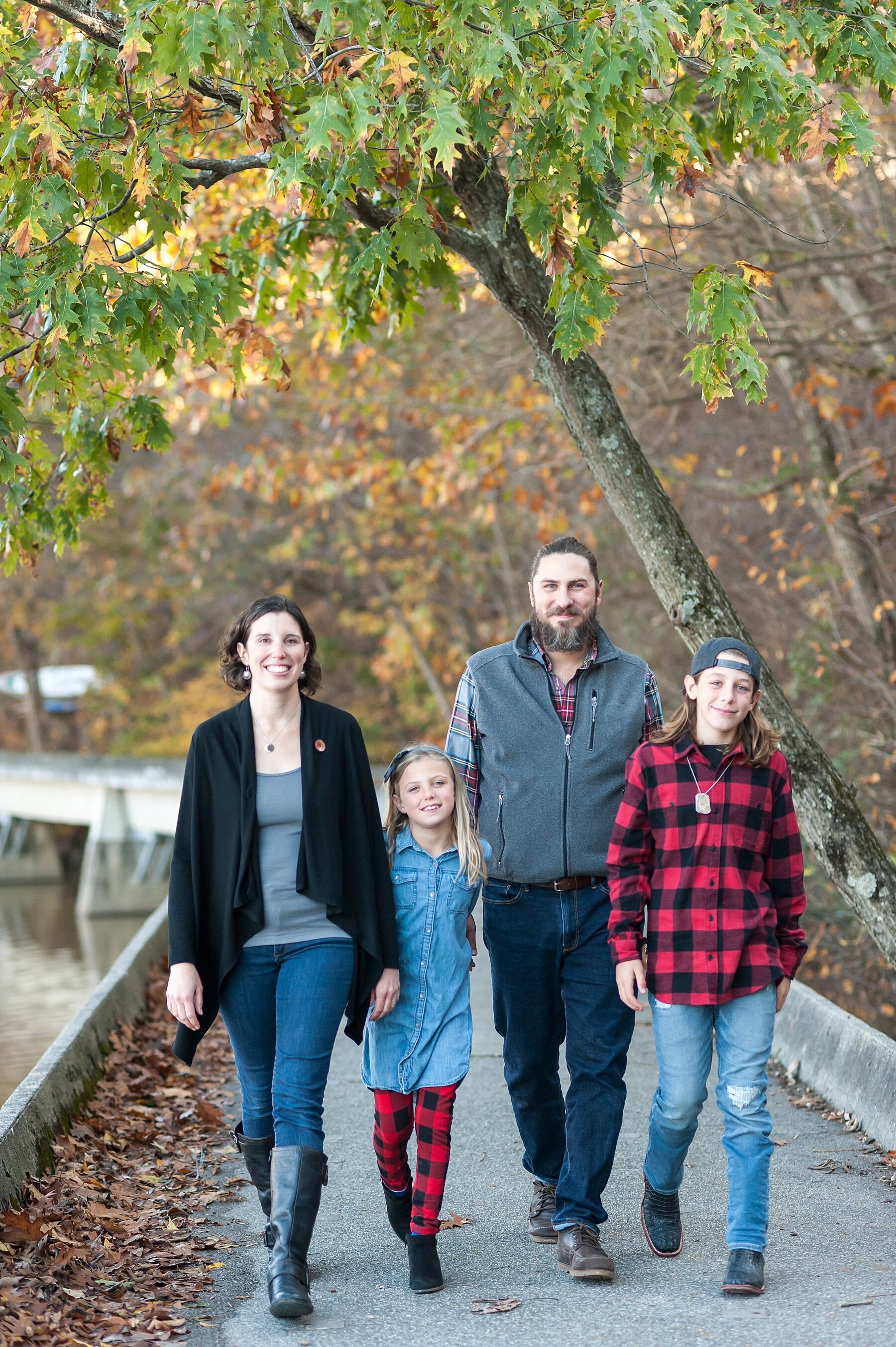 Wendy Zook Photography | Frederick Maryland family photographer, Frederick Family photographer, Maryland family photographer, MD family photographer, Frederick family photos, fall family photos in Frederick MD, Lake Linganore, Esplanade