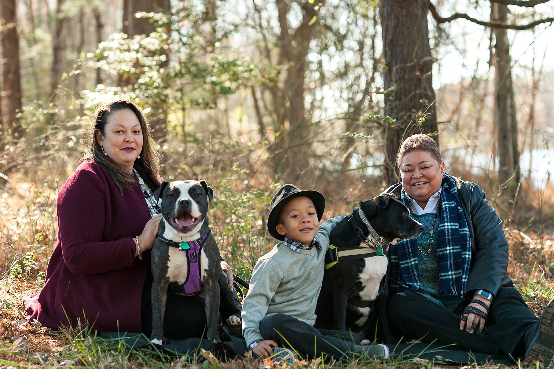 Wendy Zook Photography | Lake Linganore family portraits, lakeside family photos, family photos with dogs, family photos with aunt, Lake Linganore MD family photos, family photos in Maryland, Frederick MD family photographer, family photos in the fall, family photos in the woods