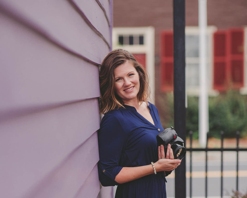 Wendy Zook Photography shares photography must haves with links for Amazon | Photography equipment, photography business must haves by Maryland family photographer