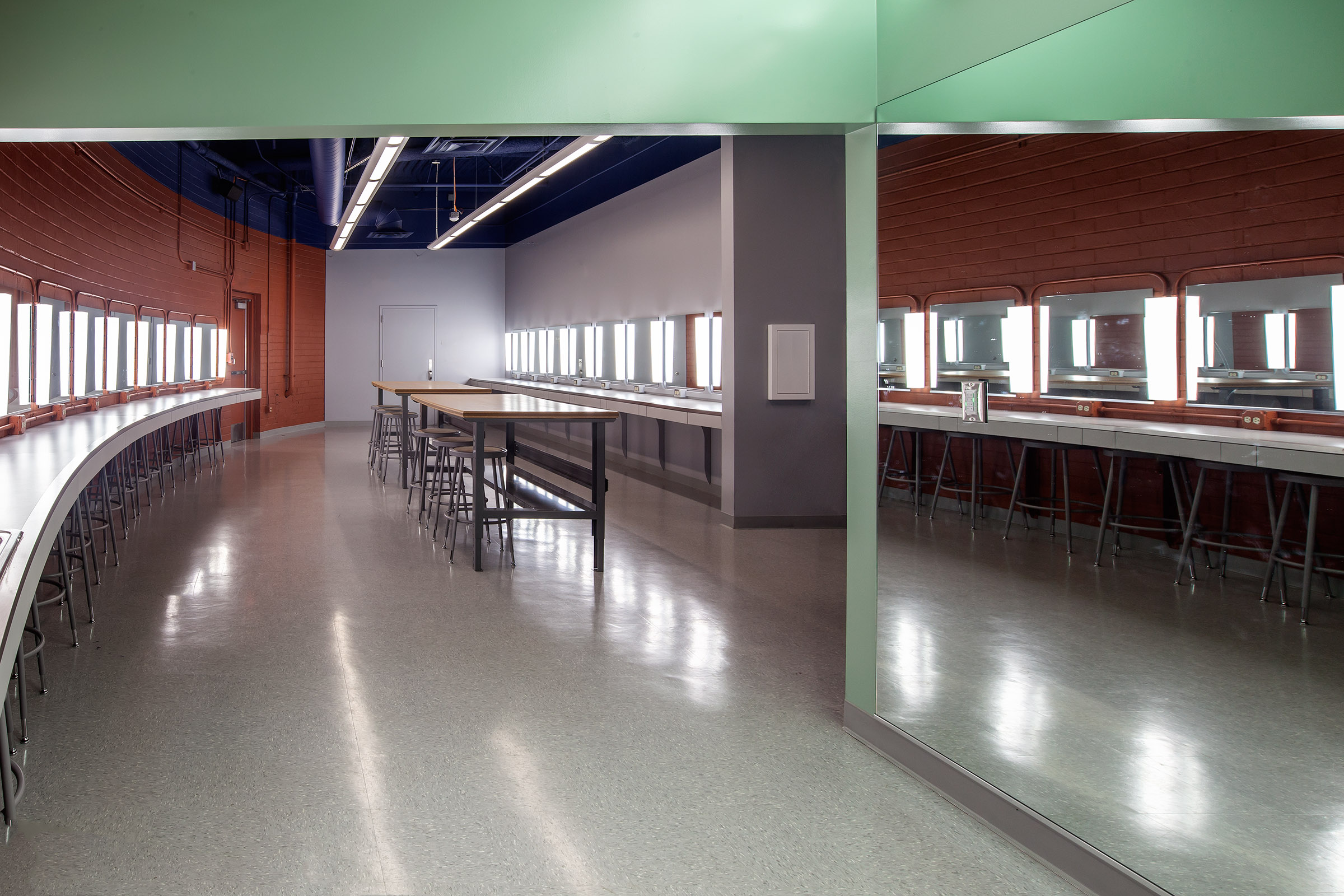 Dressing Room, Robert Frost Auditorium, Hodgetts + Fung Architects