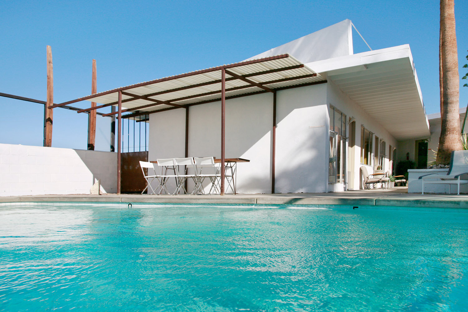 hospitality-pool-desert-palm-springs.jpg