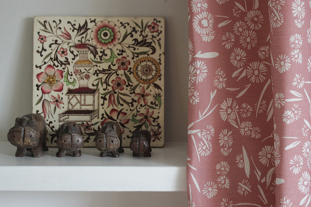 SH_DaisyDaisy_DuskyPink_Curtain1.jpg