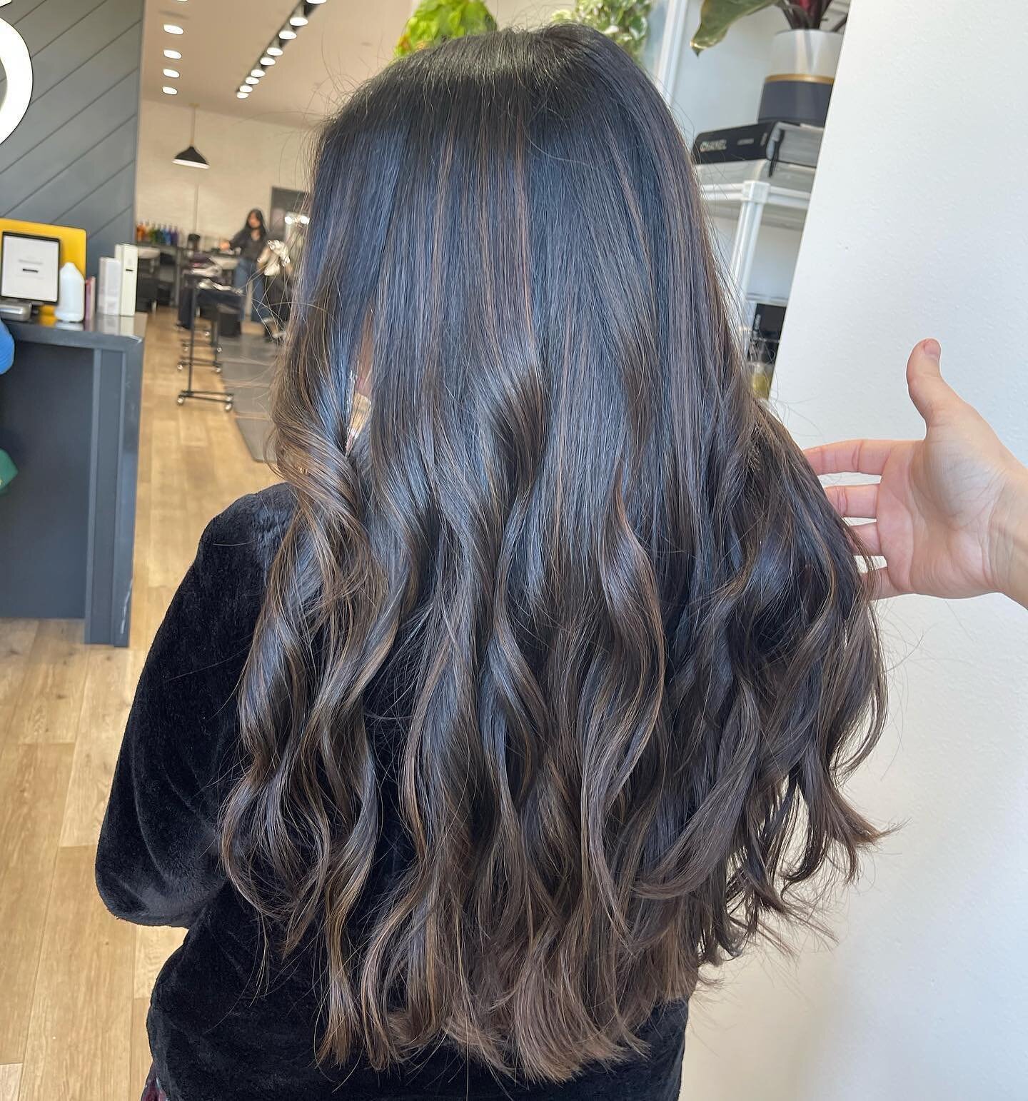 Hair by Gabriela &bull; @hairbygabrielag Soft dimensional brown for Melissa.🤎

This was our first maintenance toner appointment after her first highlight session. This was her first time EVER coloring her hair and we wanted to make sure to keep it l
