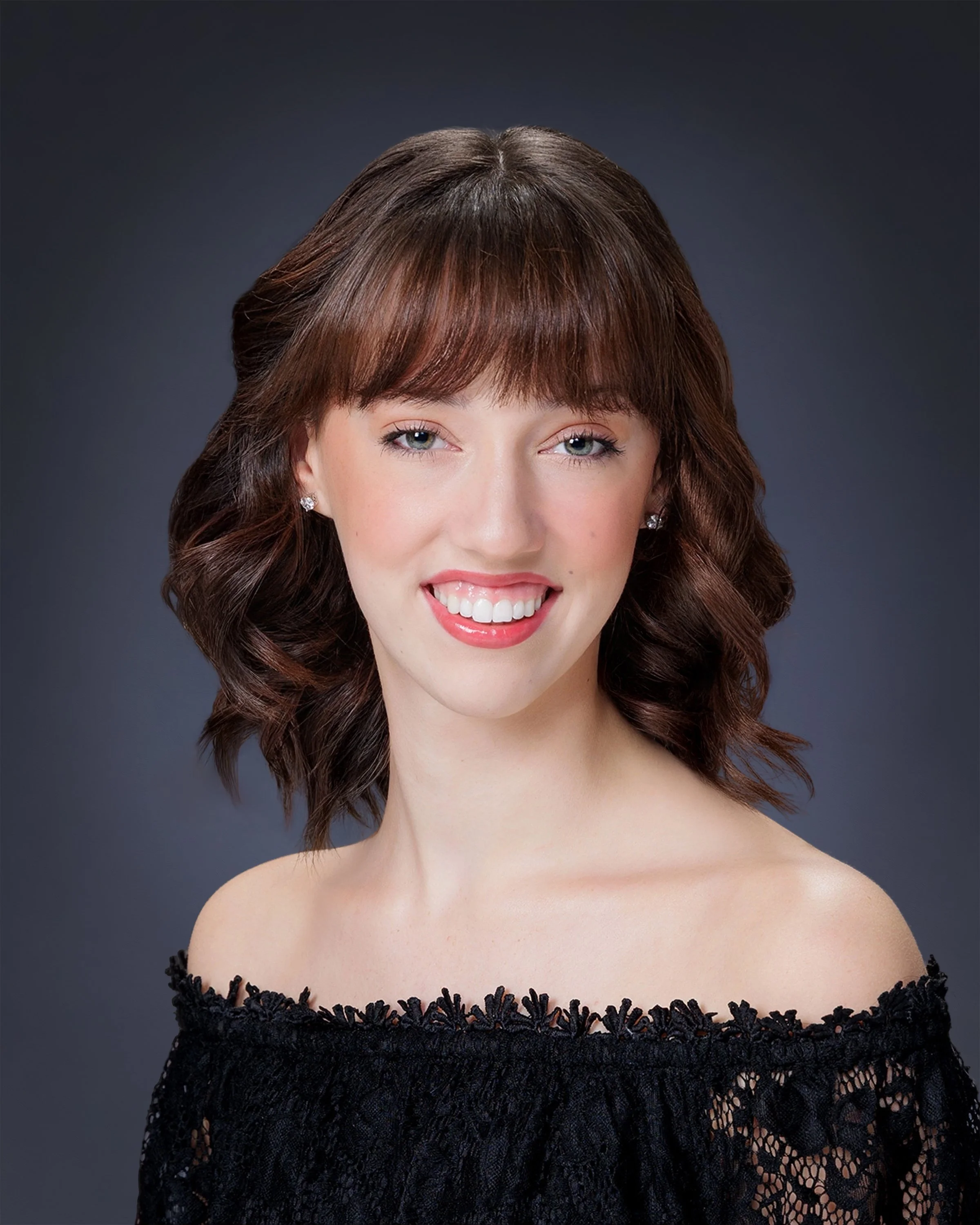 ELIZABETH NIKOLAS.jpg