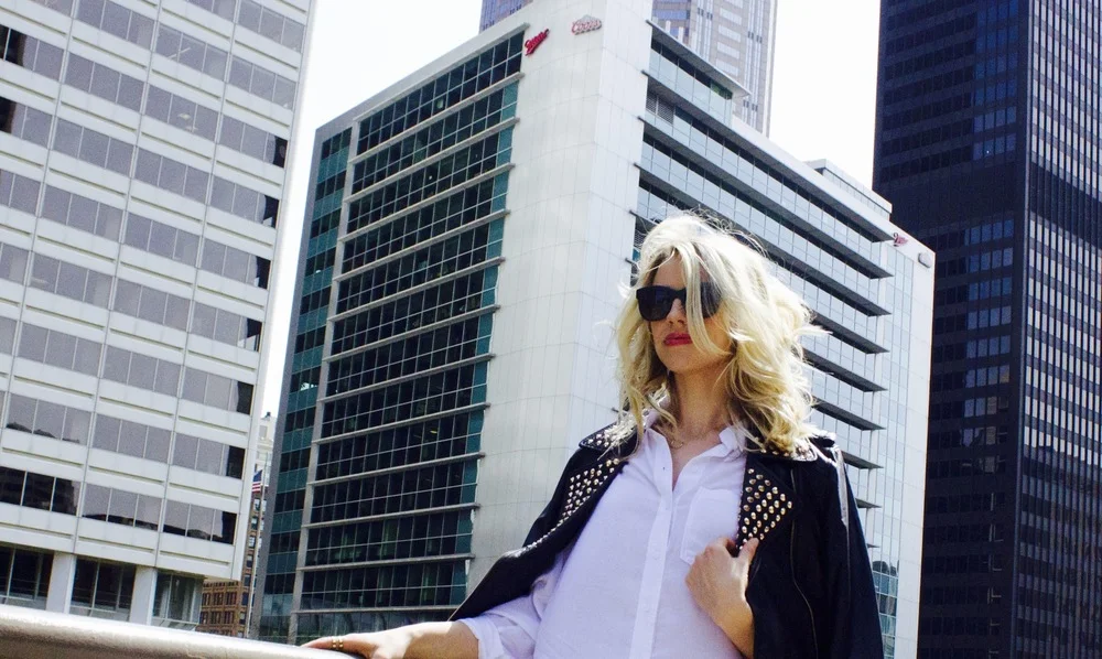  Standing   Chic   in these glammed up   street style   looks is my dear friend and lovely model for this evening Anna. &nbsp;I'm pretty much obsessed with white on white these days,&nbsp;and with the add on of a few black pieces it's a great example