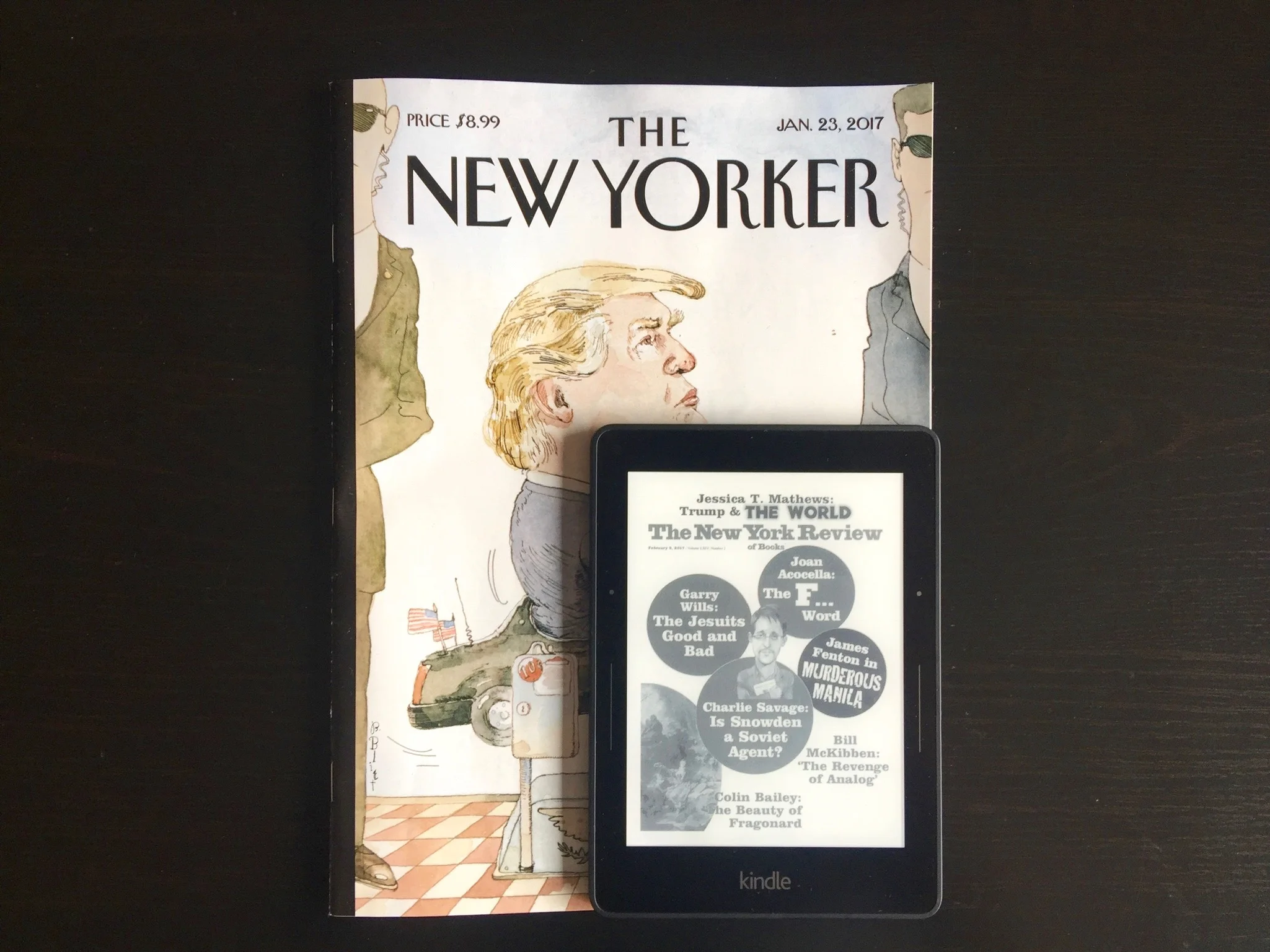 Leer revistas o cómics es muy difícil en el Kindle. No está pensado para esto. Observen la diferencia de tamaños.
