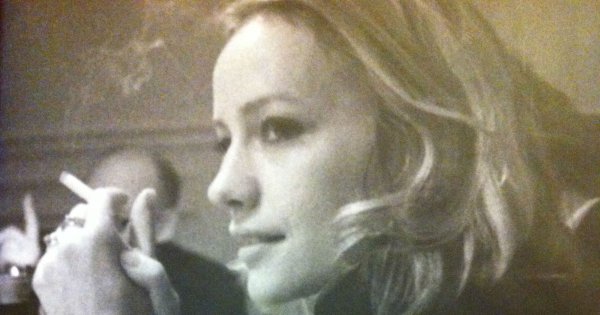 Ella es Lucile, madre de Delphine y protagonista de esta novela autobiográfica