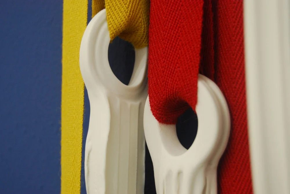 Volta, Porcelain and Wool, 2014, 170x16x4cm,
